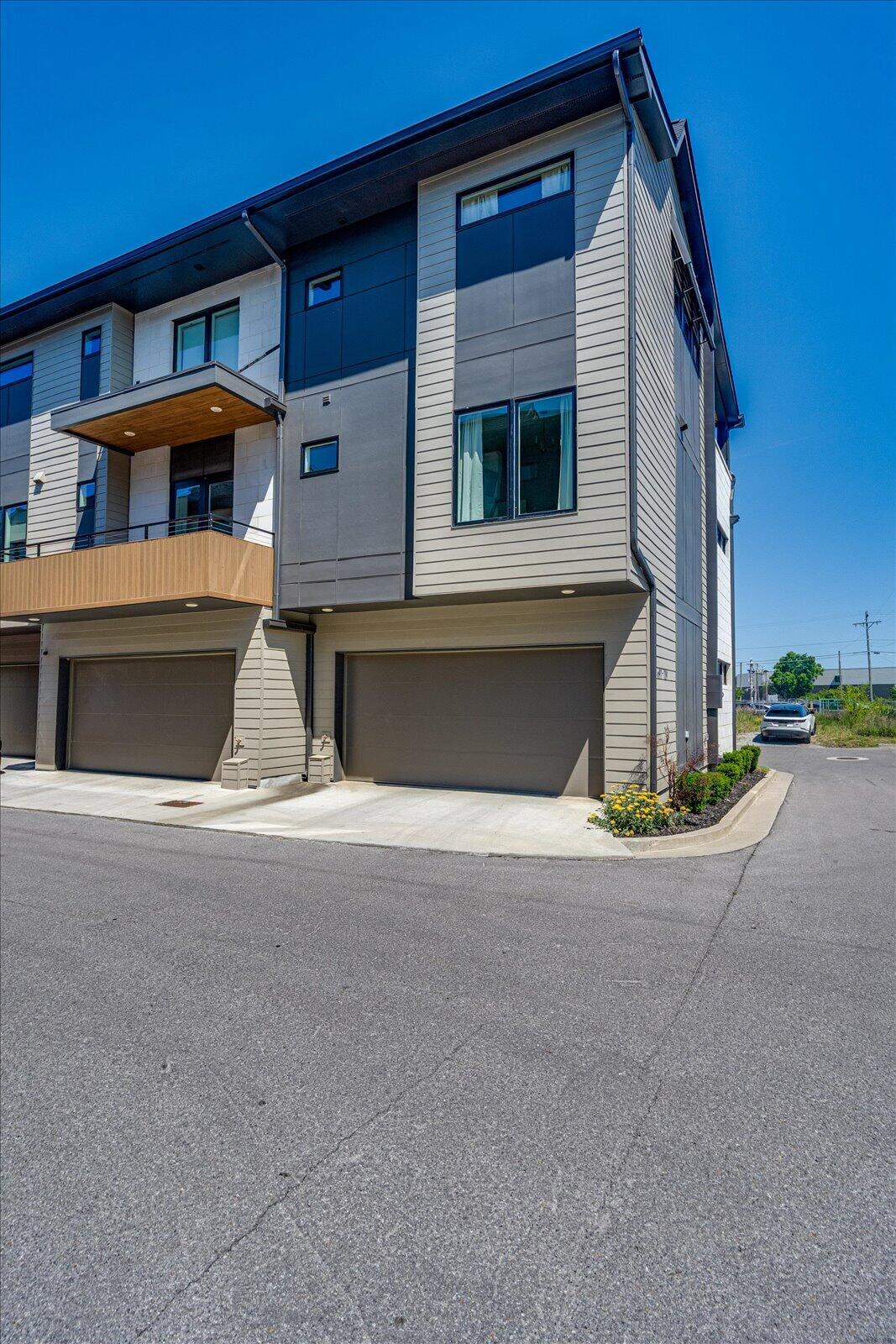 697 Burnside Place