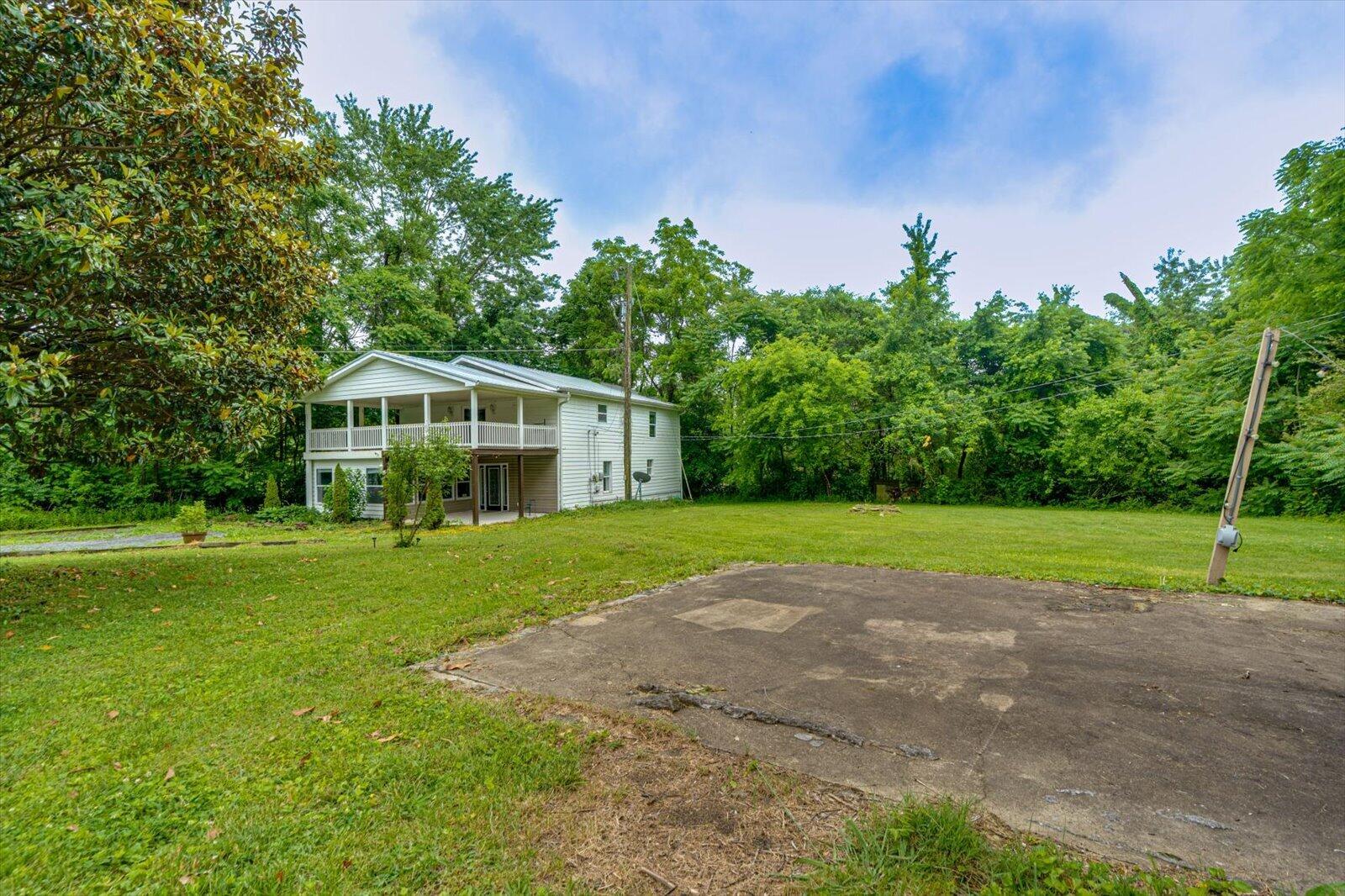5313 Taft Highway