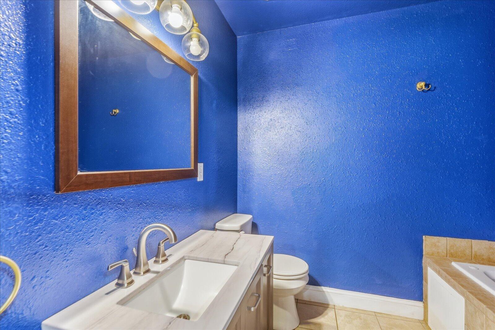 5313 Taft Highway