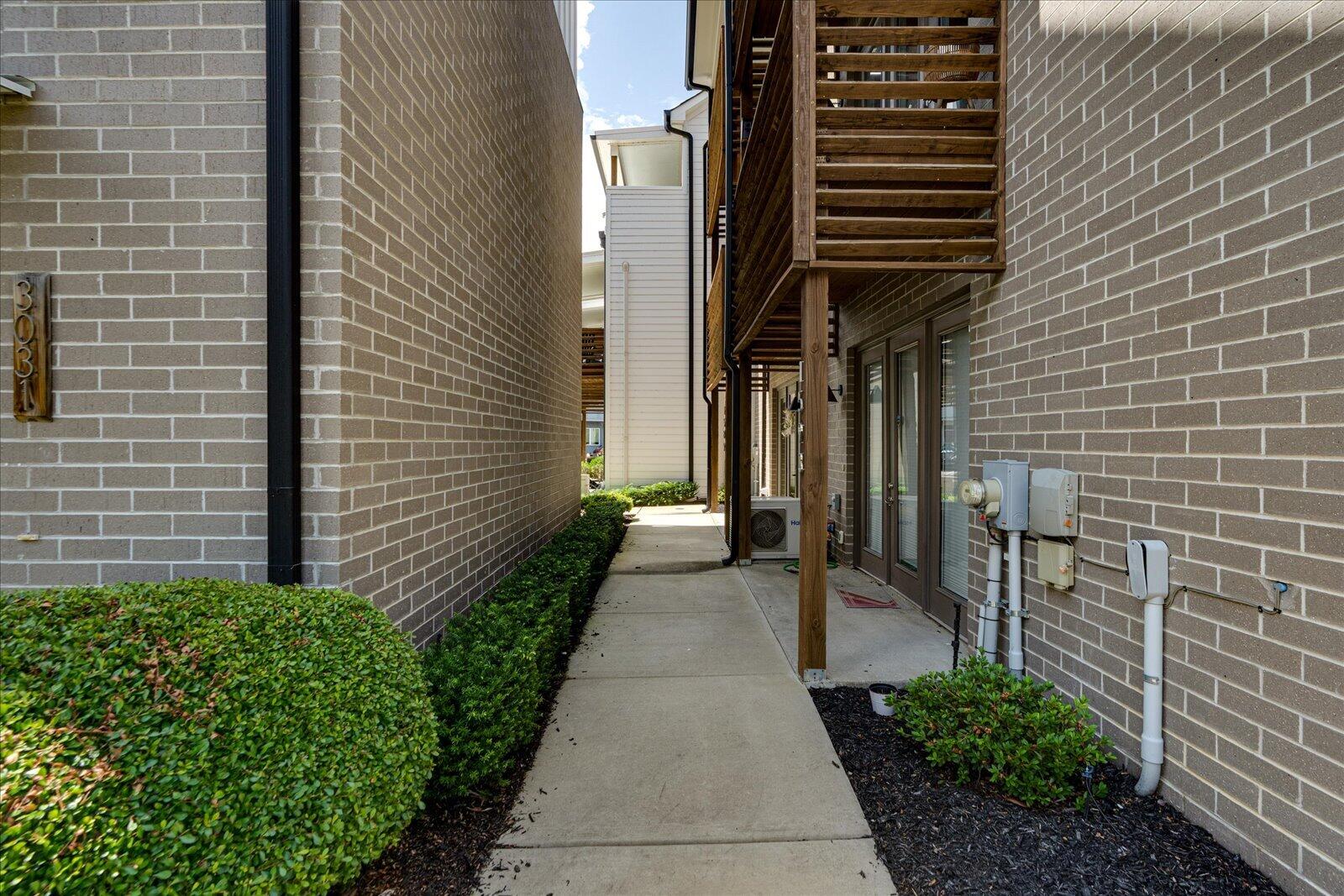 1589 Sinclair Avenue, 5