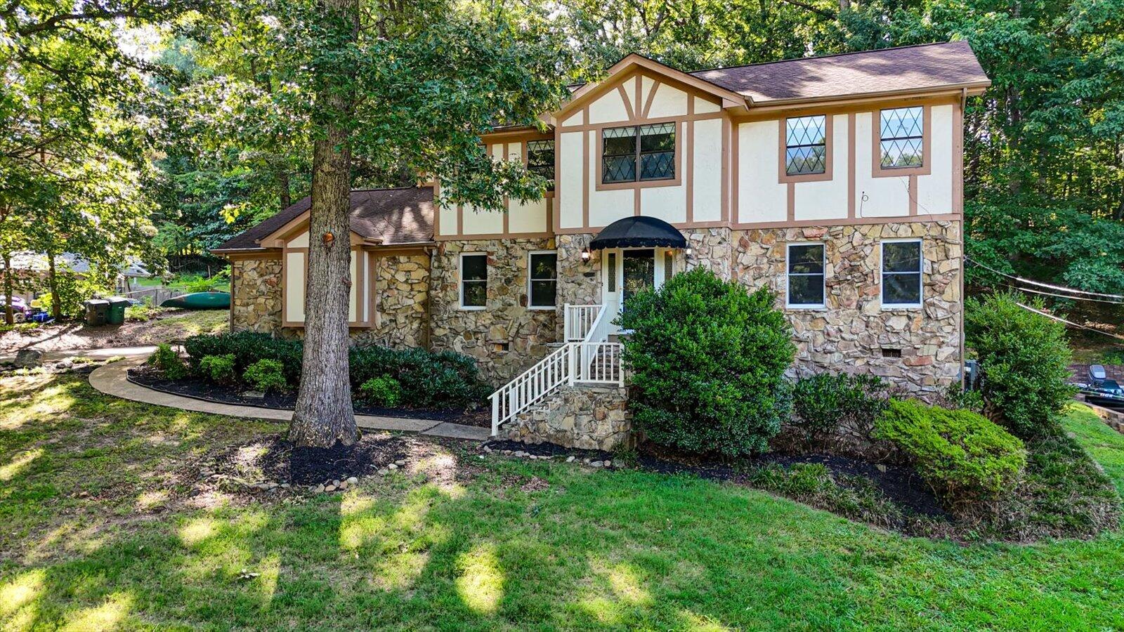 6536 Harbor View Drive