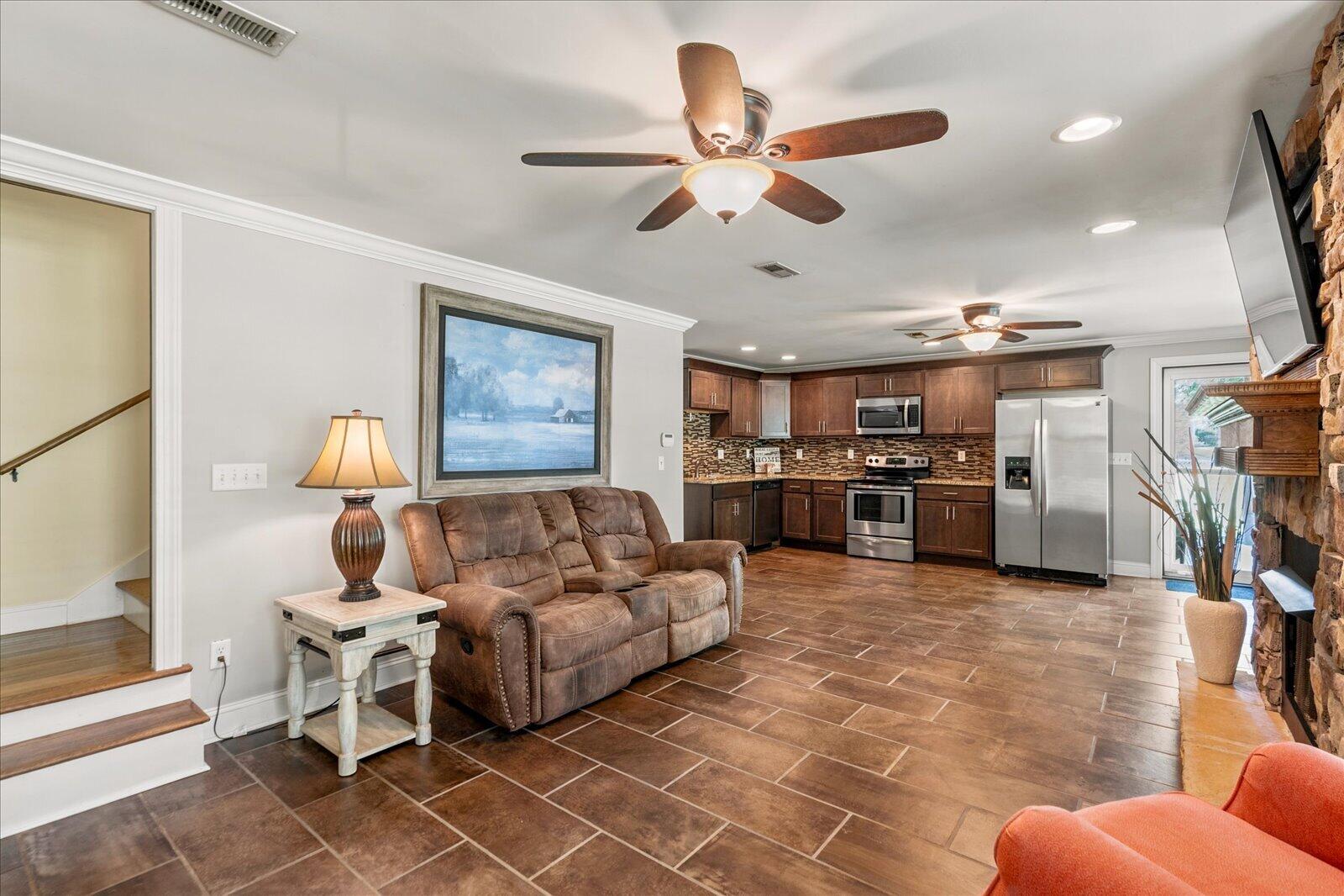 2356 Gale Lane