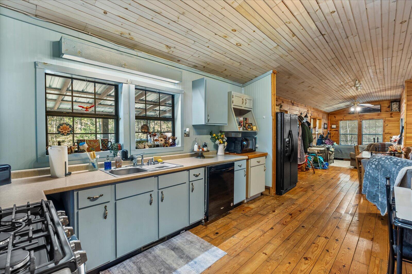607 Holly Drive