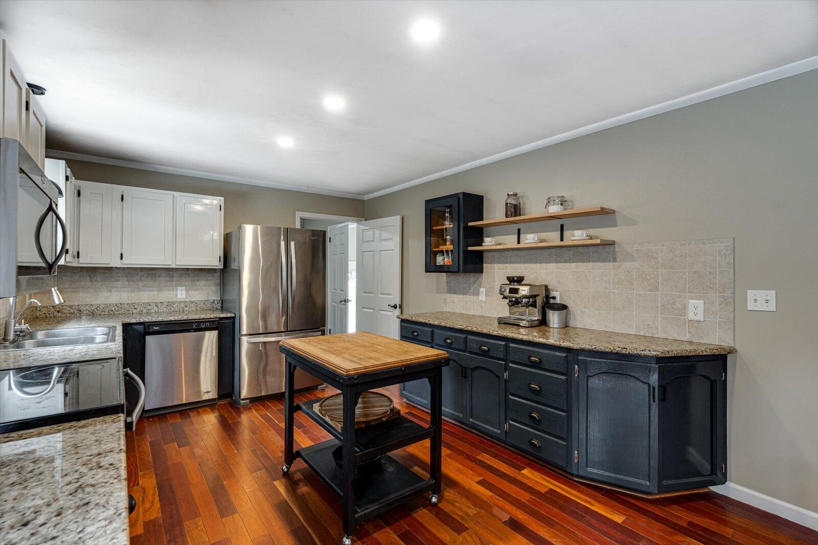 5037 Johnston Road, McDonald