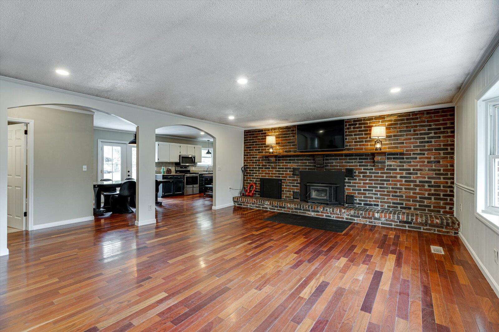 5037 Johnston Road, McDonald