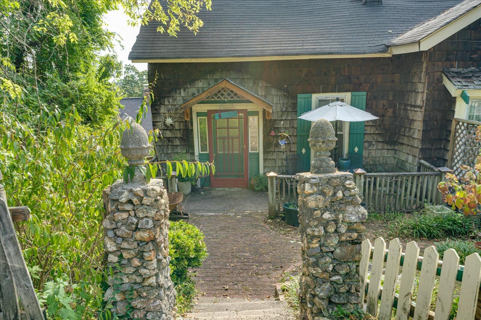 94 Sherwood Avenue
