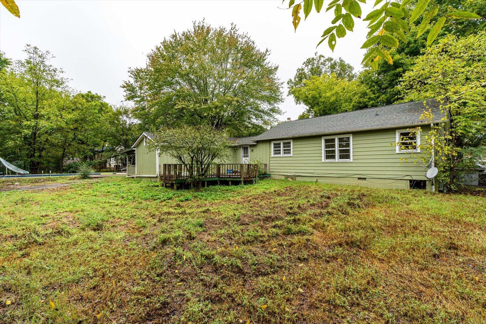 280 Orlando Drive, NE