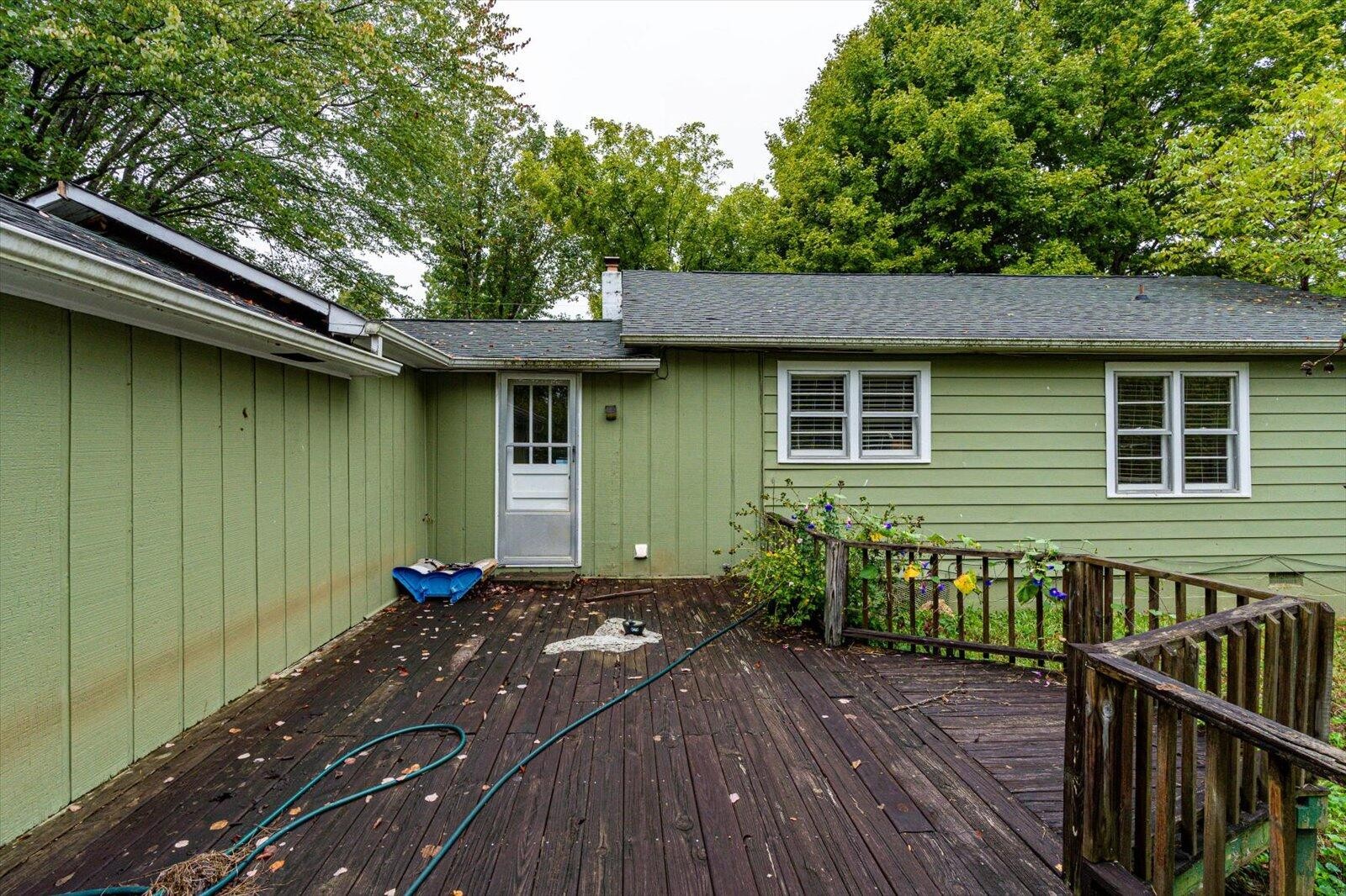 280 Orlando Drive, NE