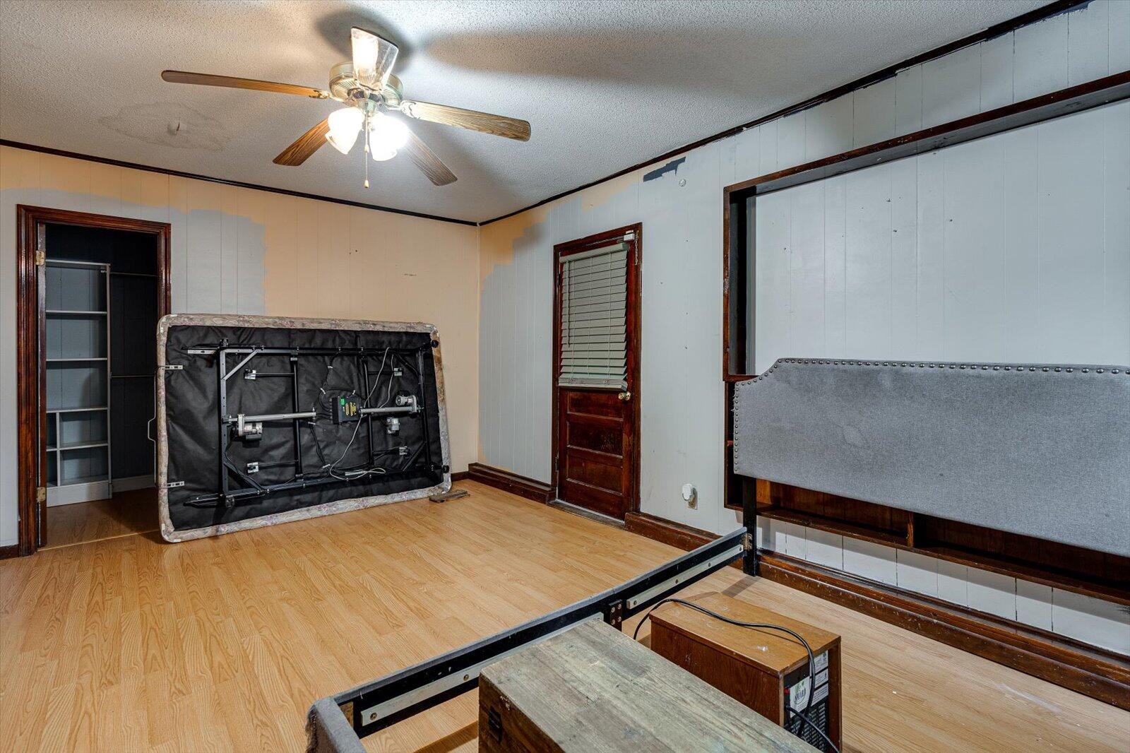 280 Orlando Drive, NE