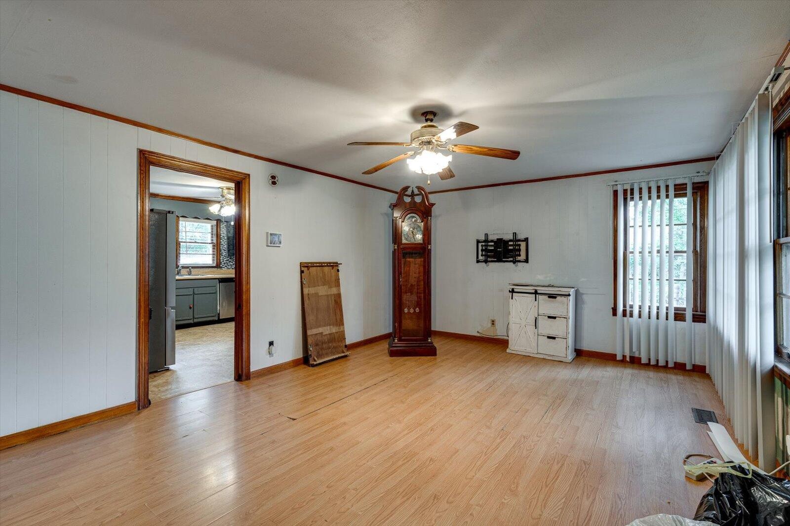 280 Orlando Drive, NE