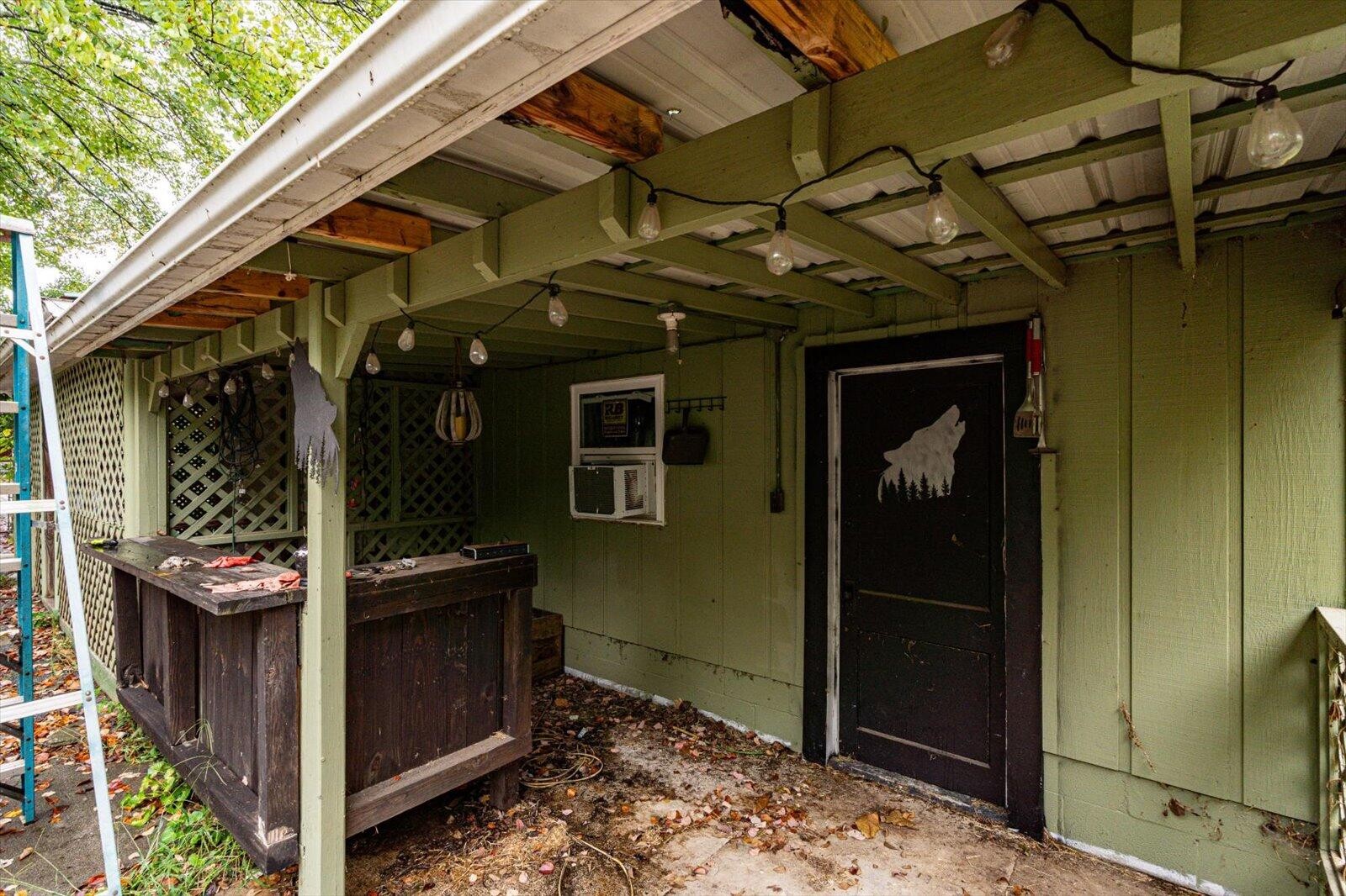 280 Orlando Drive, NE