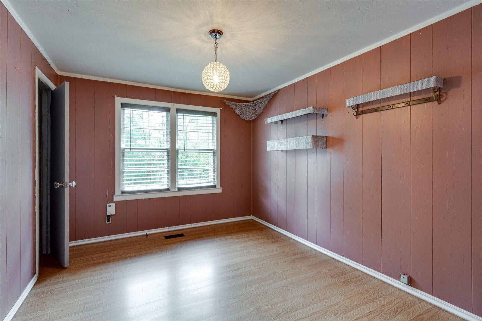 280 Orlando Drive, NE