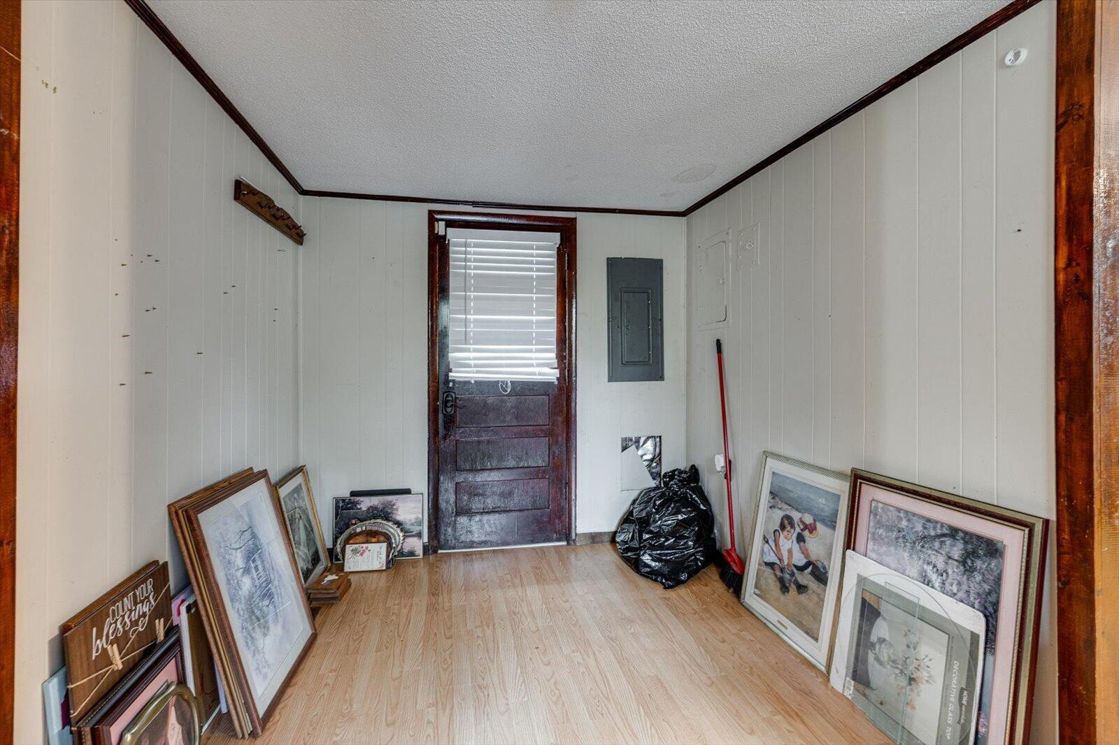 280 Orlando Drive, NE