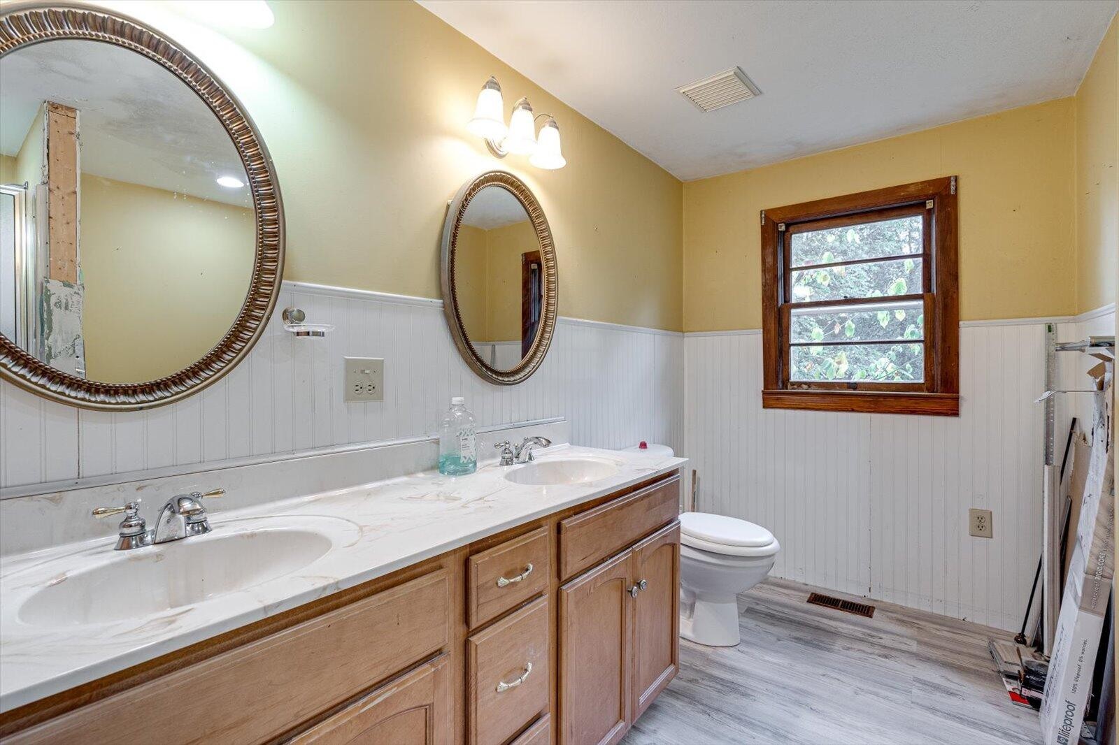 280 Orlando Drive, NE