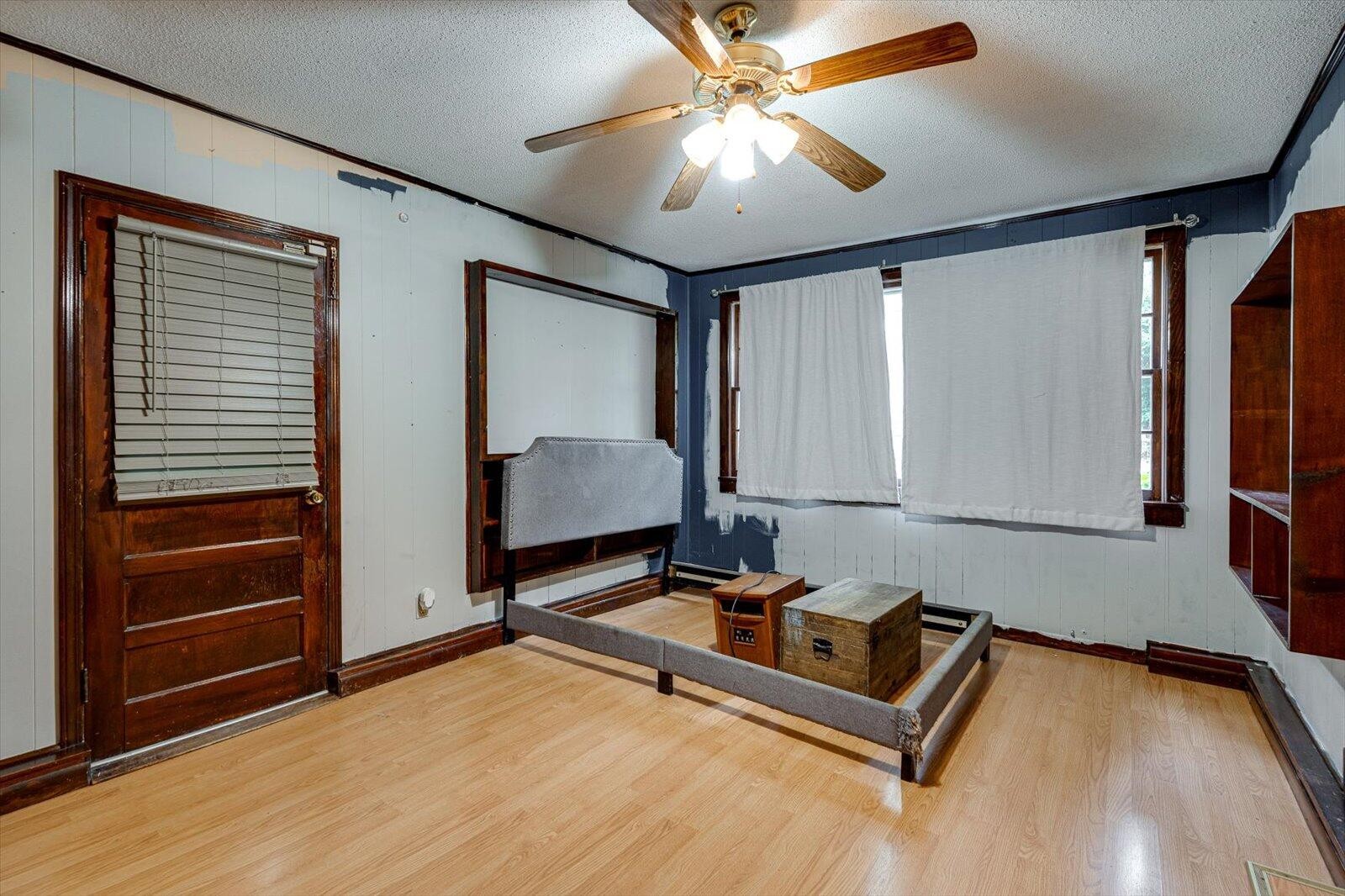 280 Orlando Drive, NE