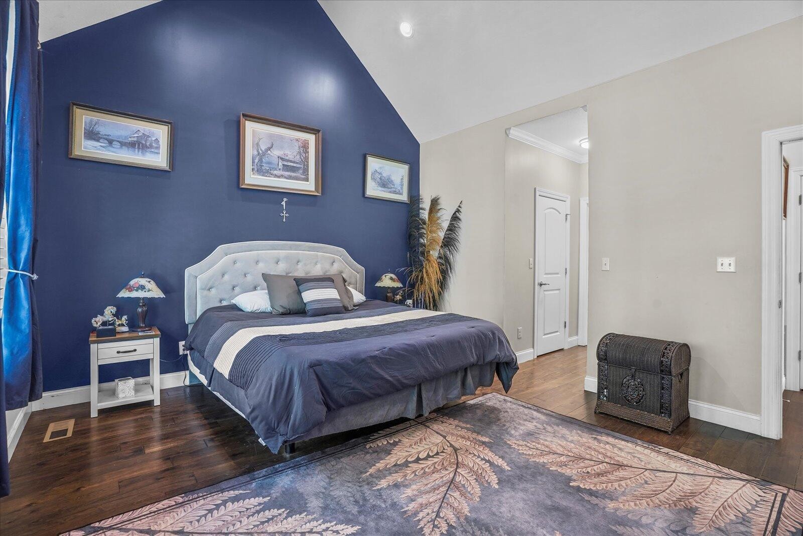 712 Raven Cliff Road