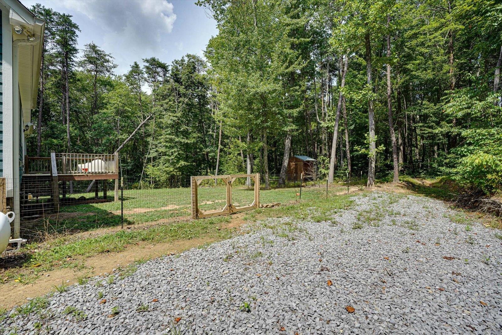 712 Raven Cliff Road