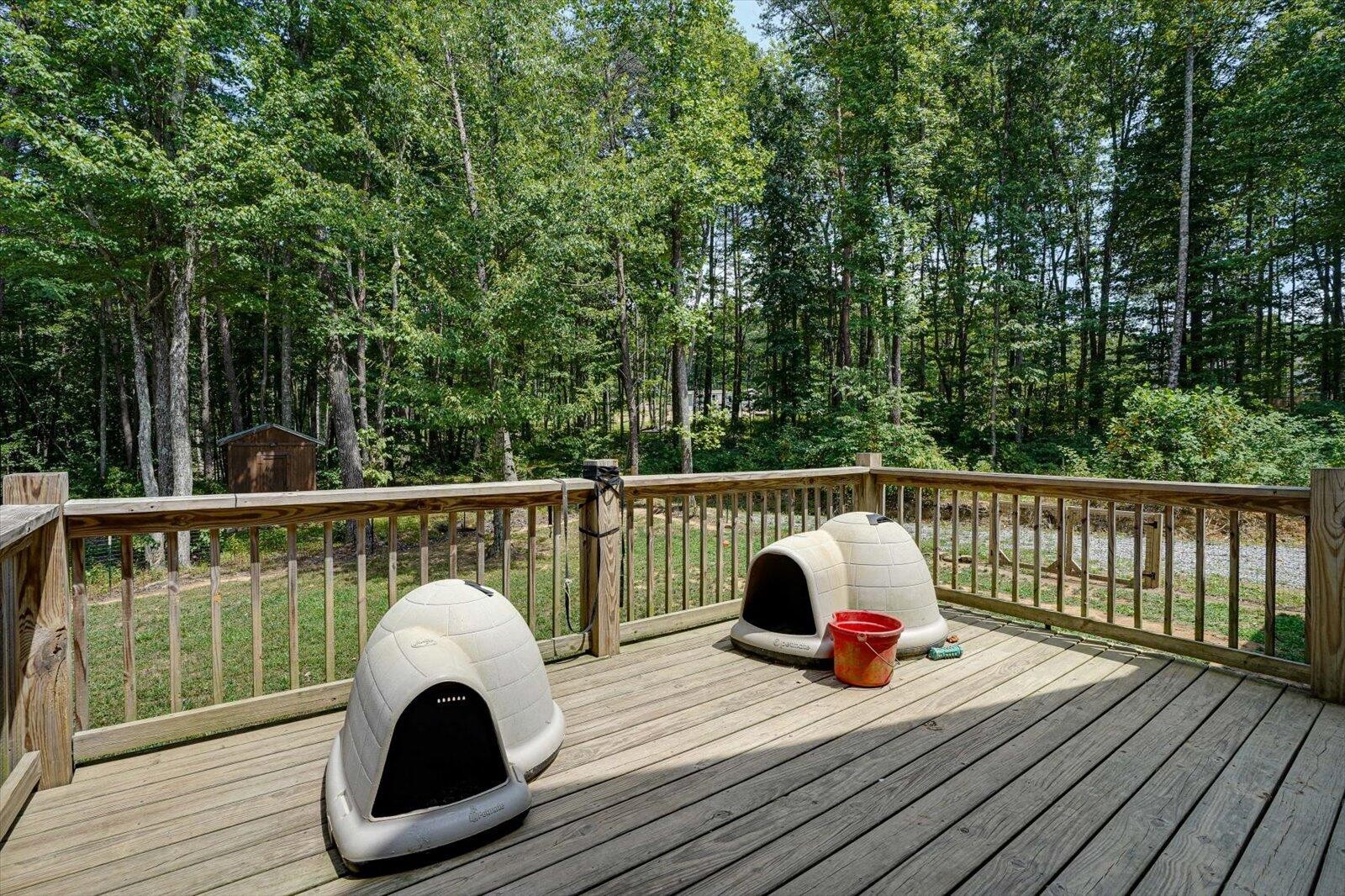 712 Raven Cliff Road