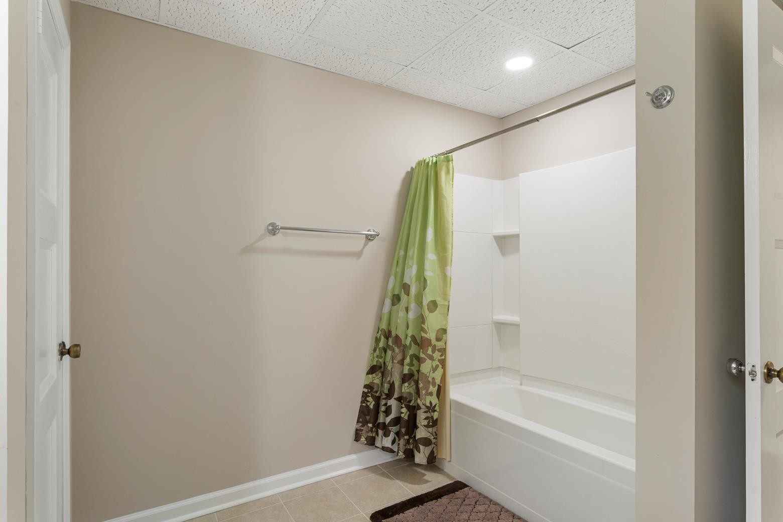 5700 Queen Mary Lane