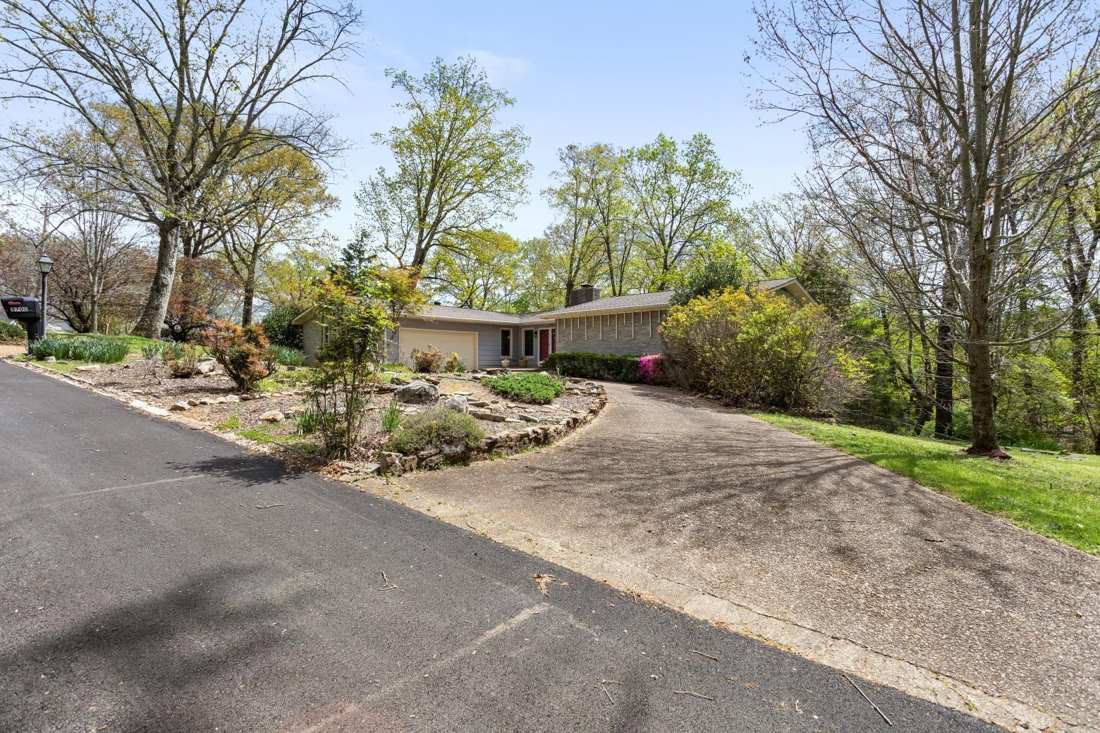 5700 Queen Mary Lane