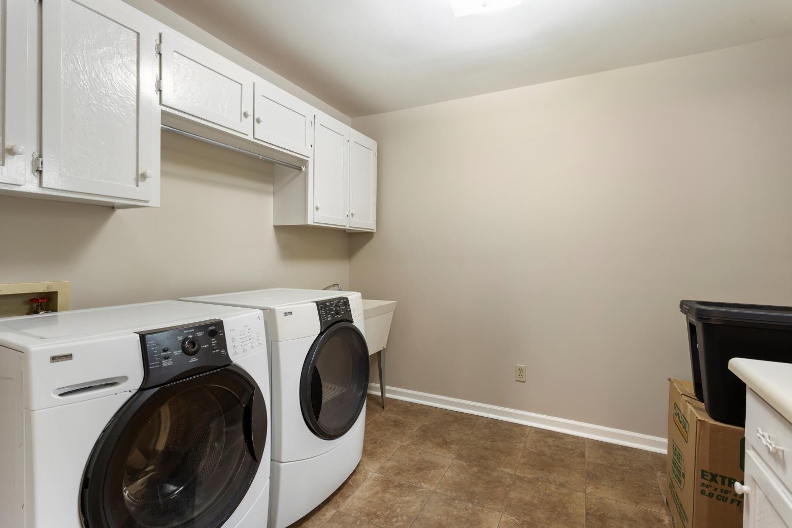 5700 Queen Mary Lane