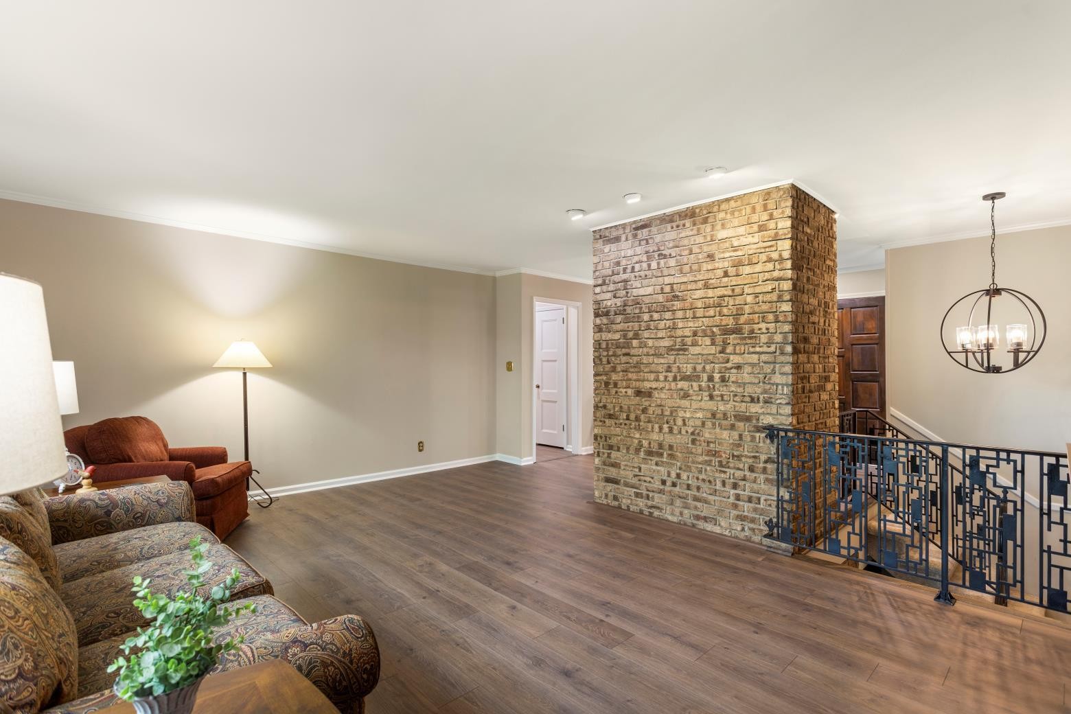 5700 Queen Mary Lane