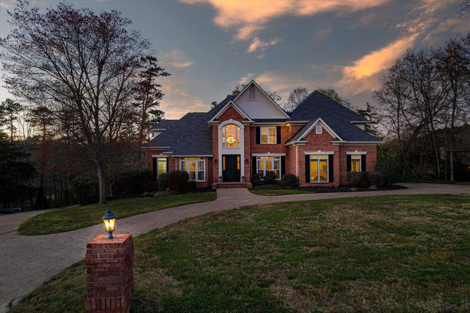 9235 Royal Mountain Drive