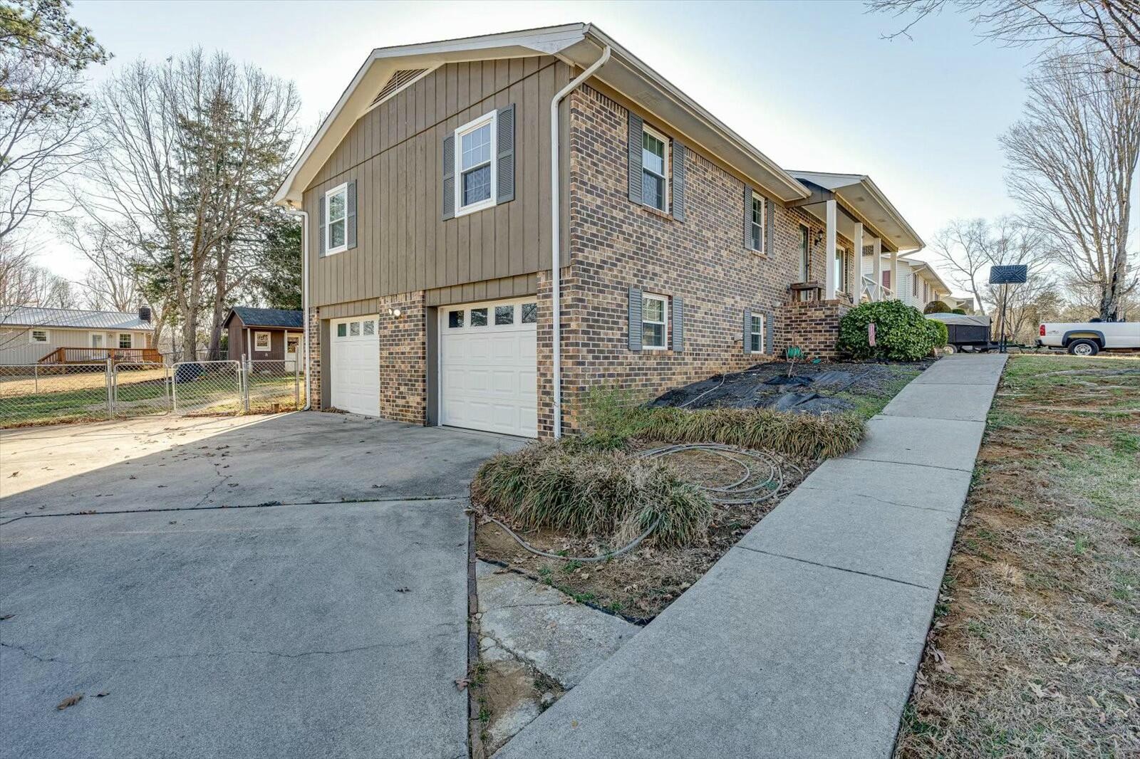 134 NW Leaf Drive