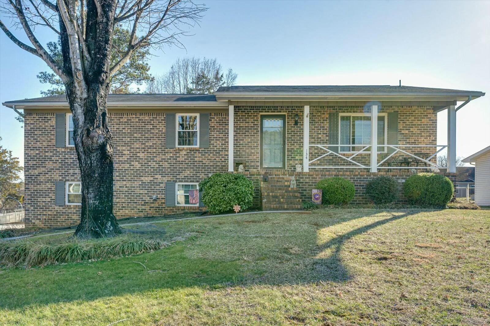 134 NW Leaf Drive