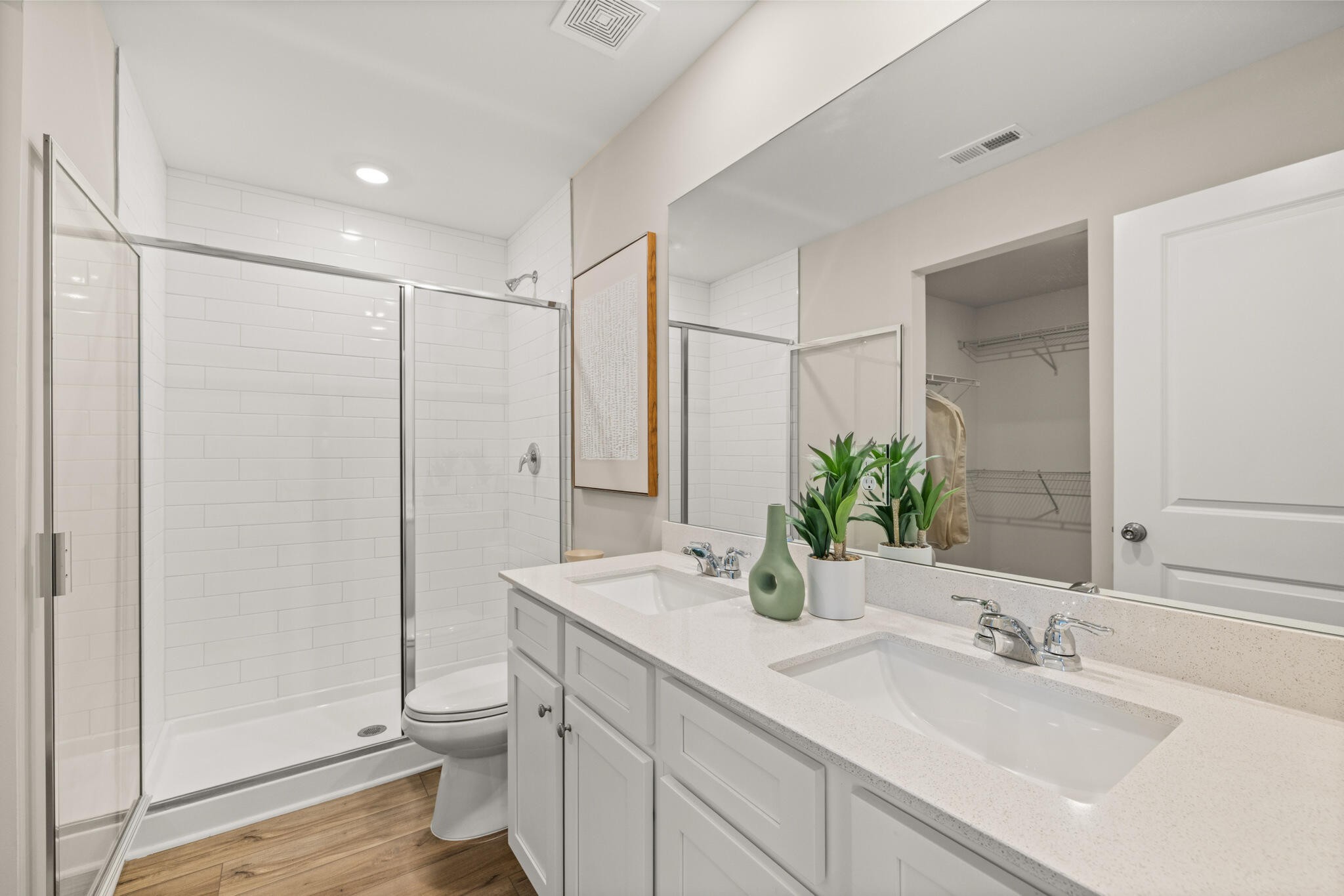 5070 Skyline Way, NE