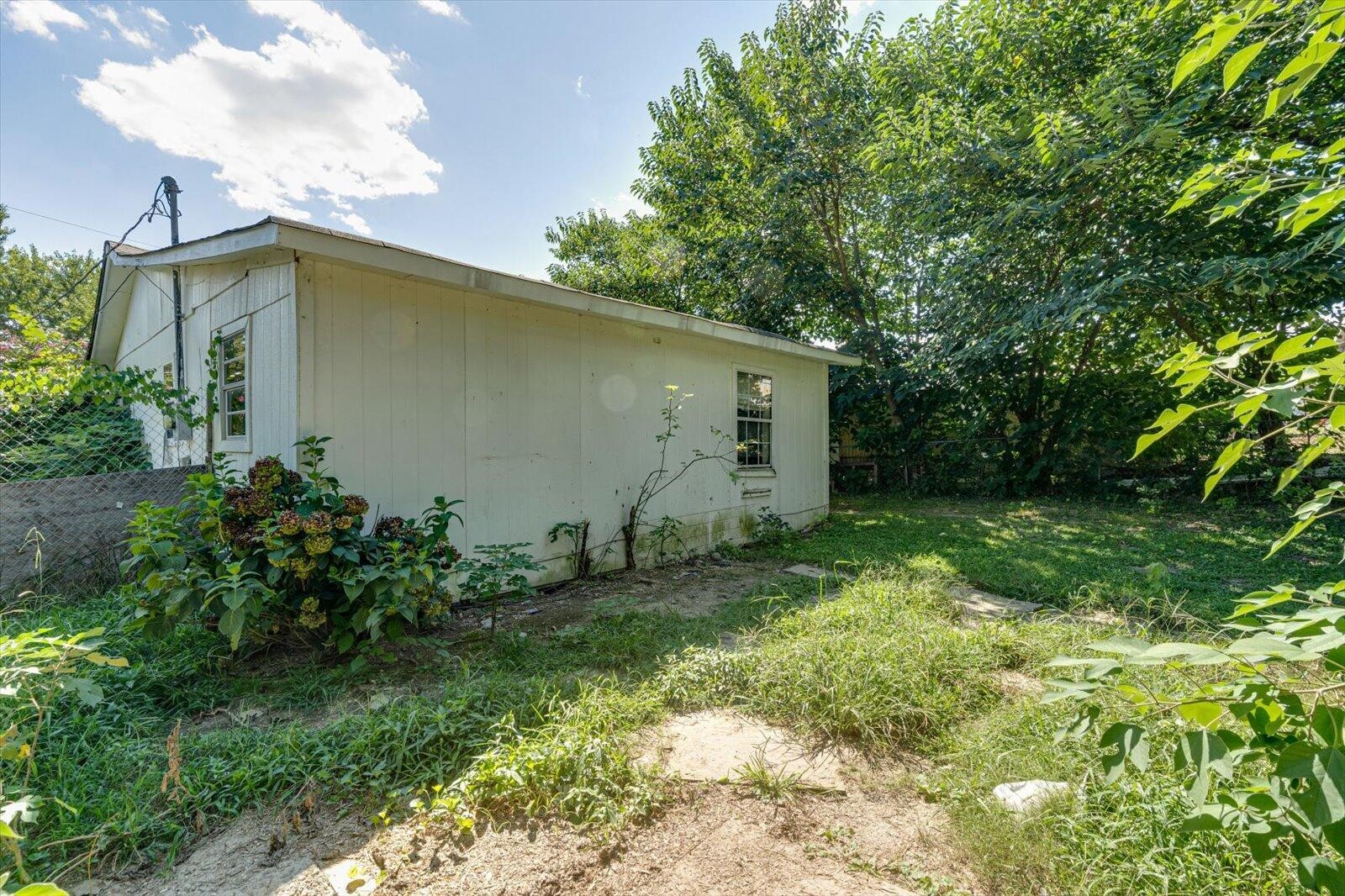 1335 8th Street, NE