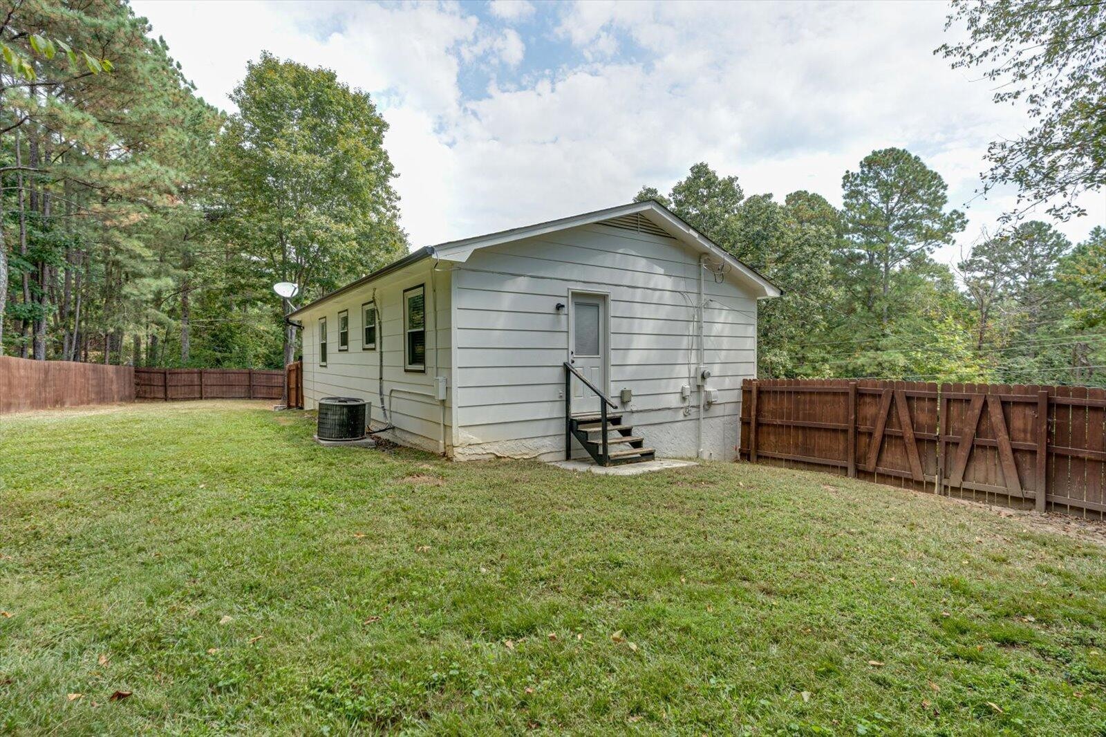 2165 Greendale Drive, NE