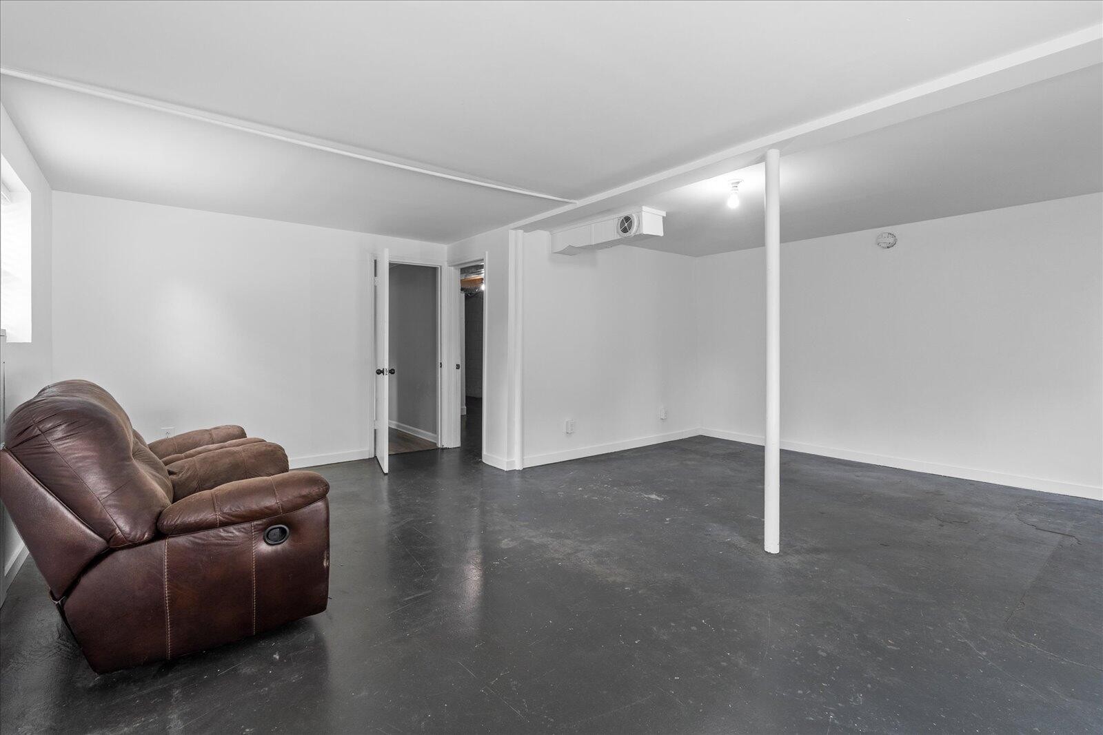 2165 Greendale Drive, NE