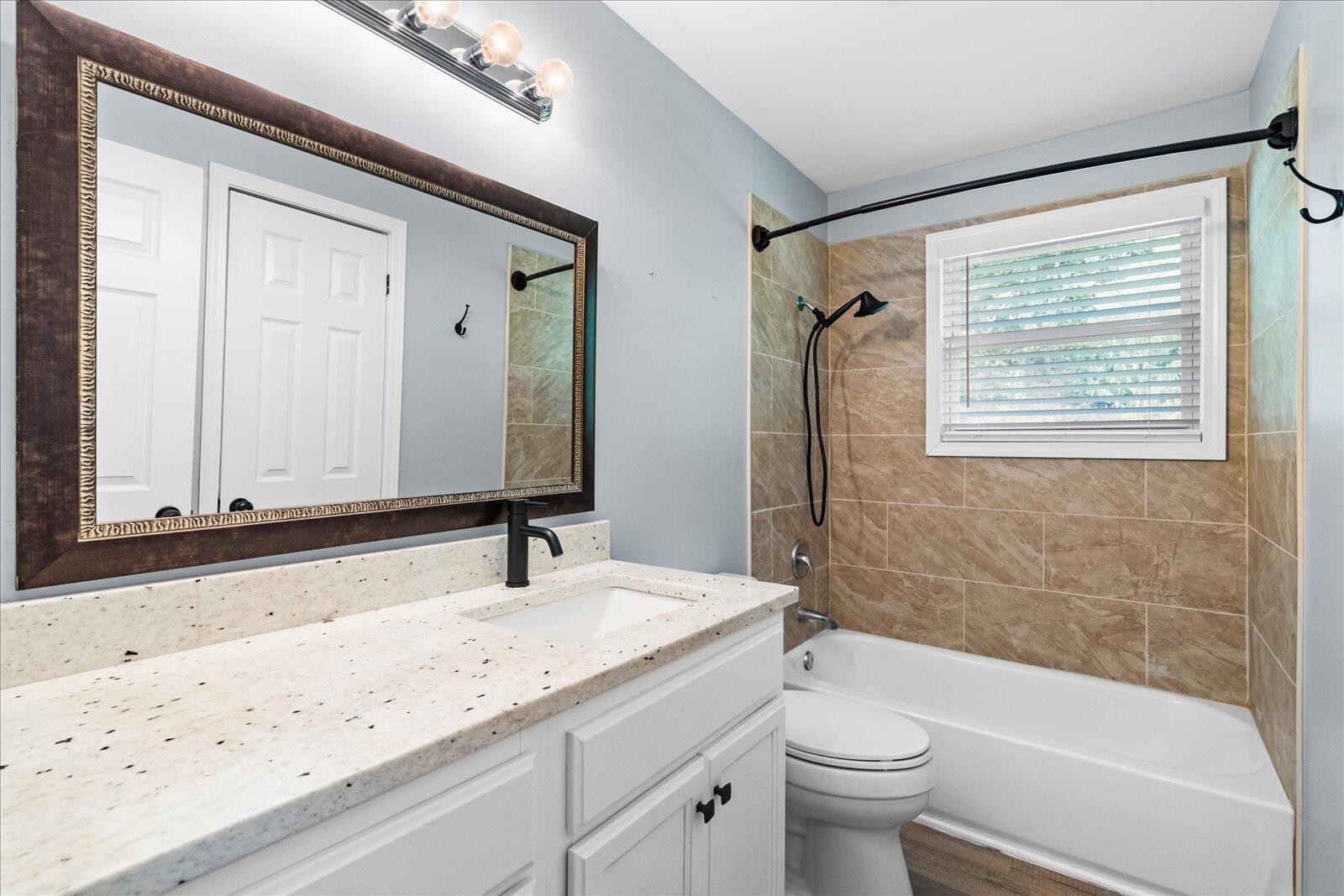 2165 Greendale Drive, NE