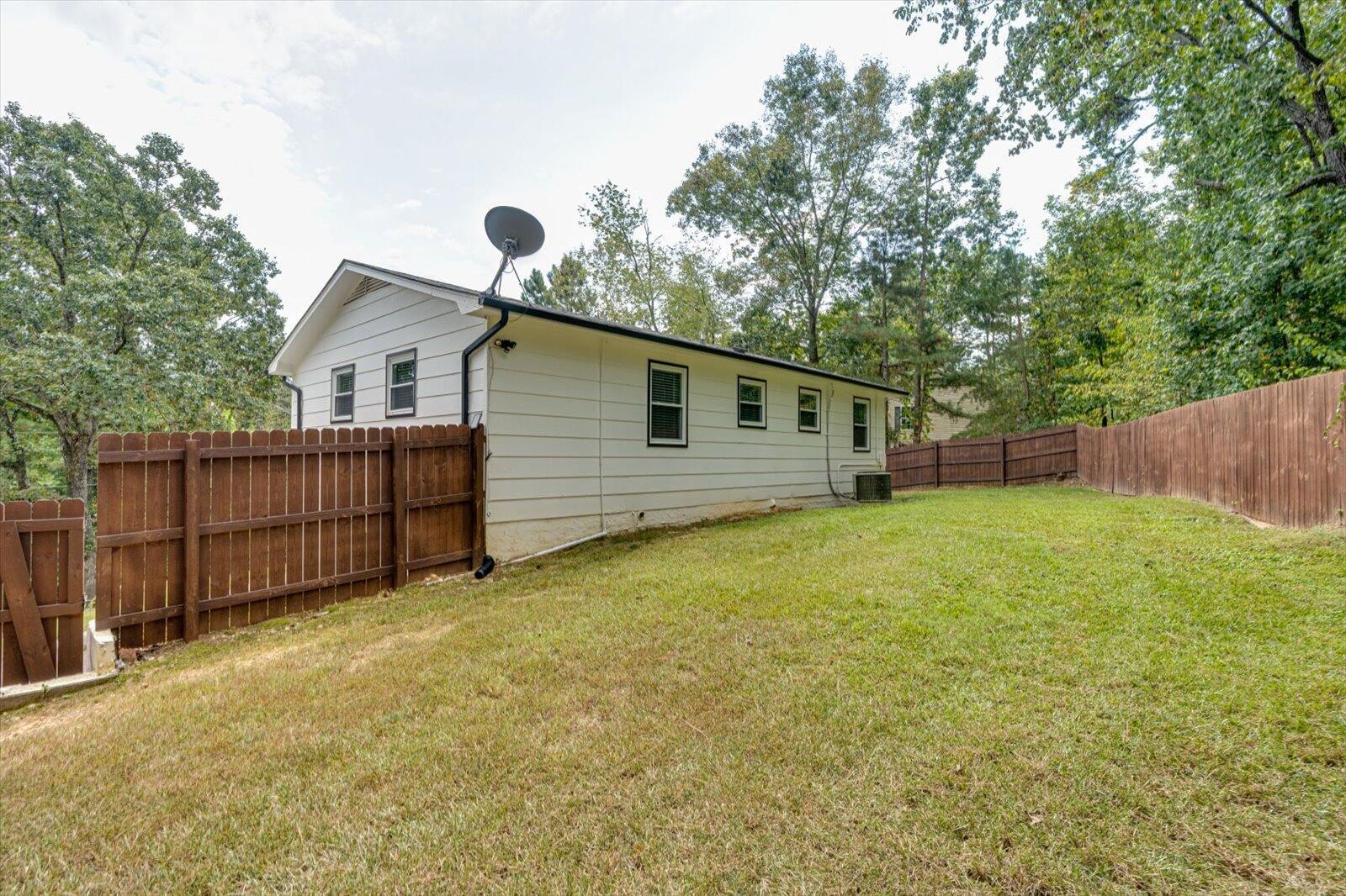 2165 Greendale Drive, NE