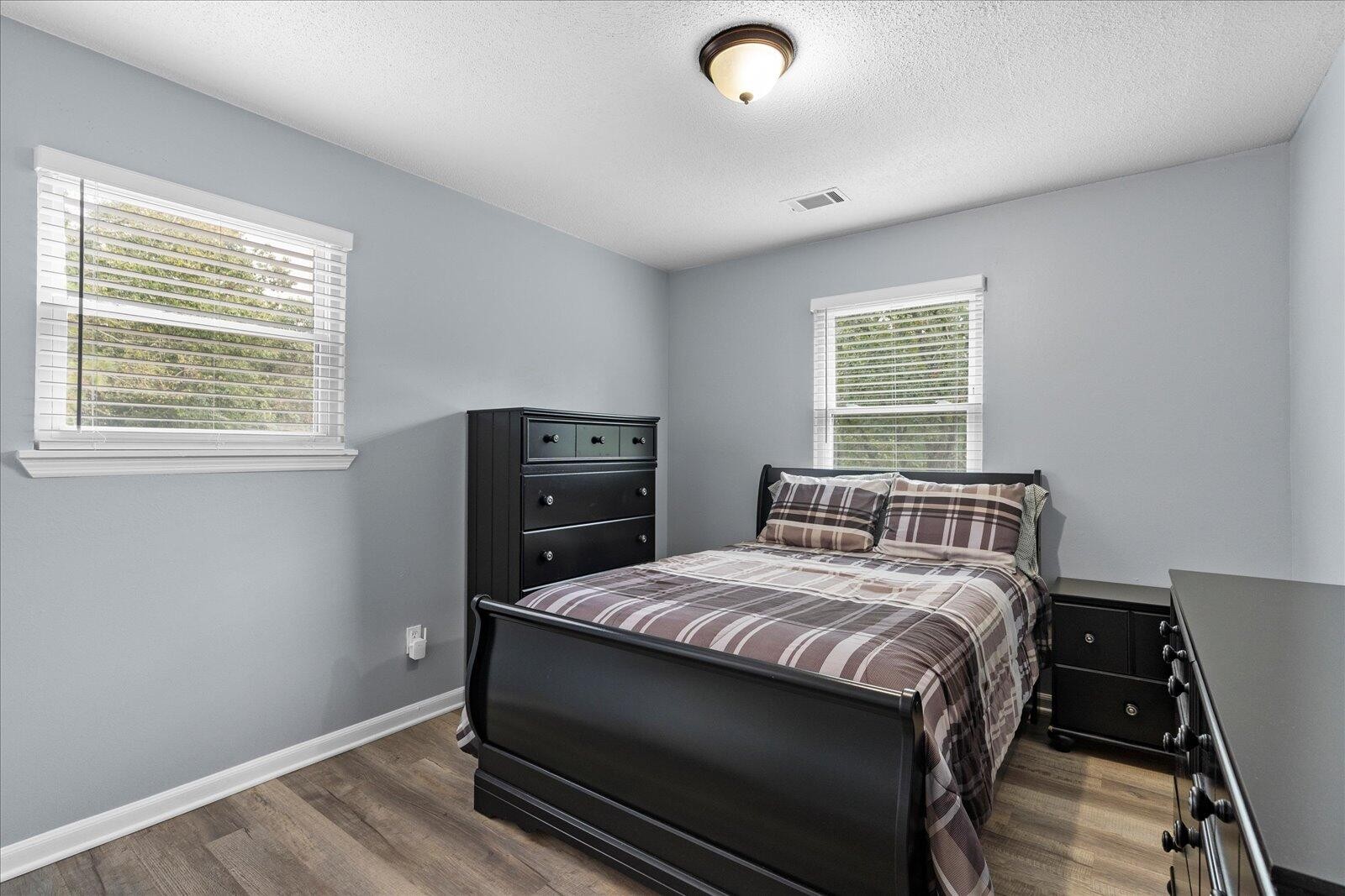 2165 Greendale Drive, NE