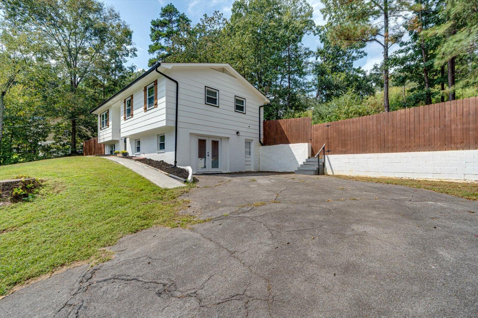 2165 Greendale Drive, NE