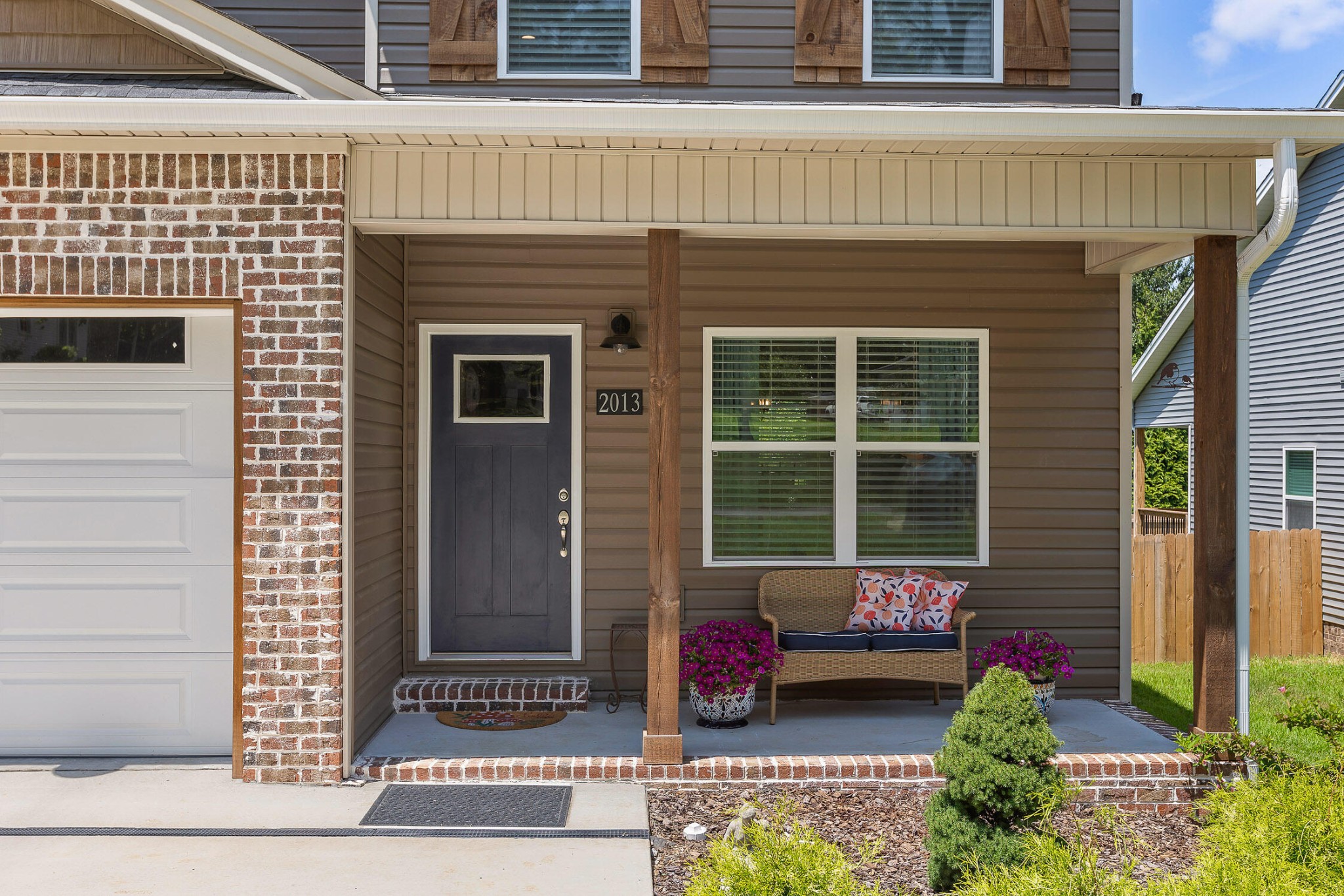 2013 Charles Street, NE