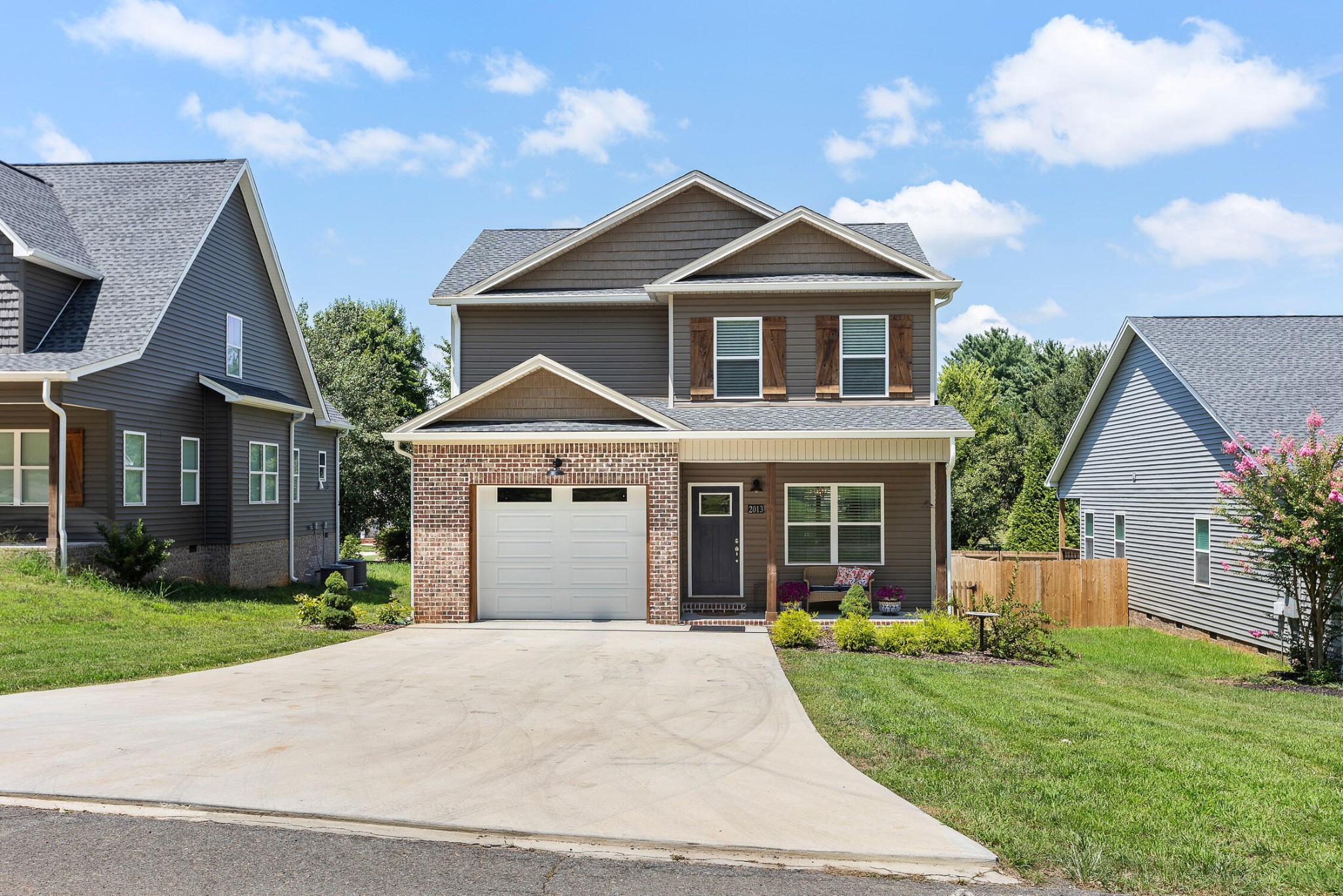 2013 Charles Street, NE