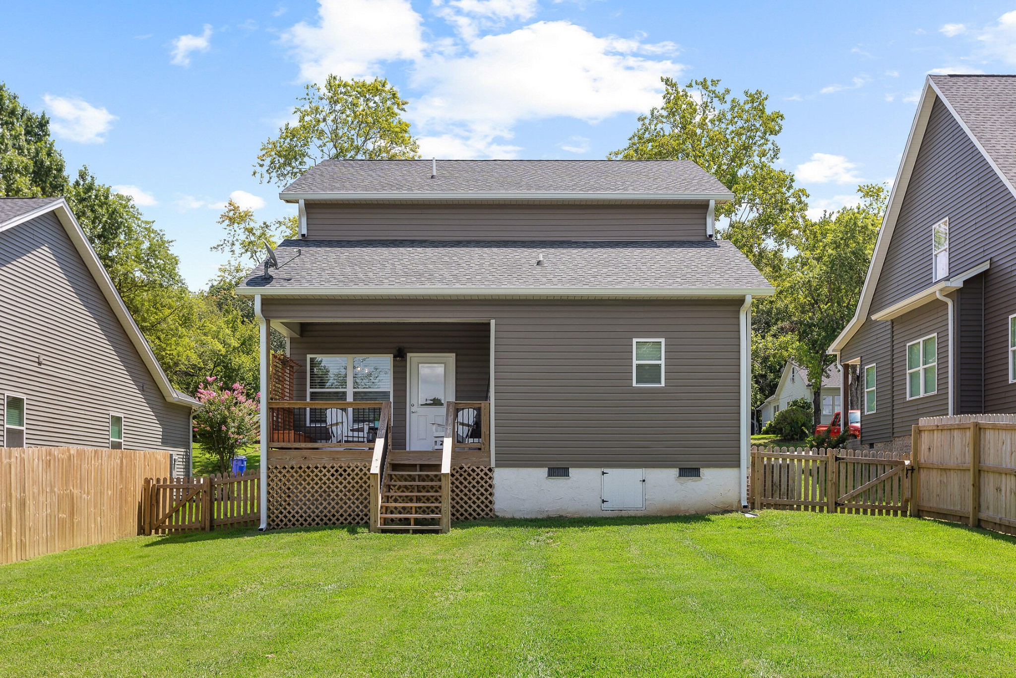 2013 Charles Street, NE