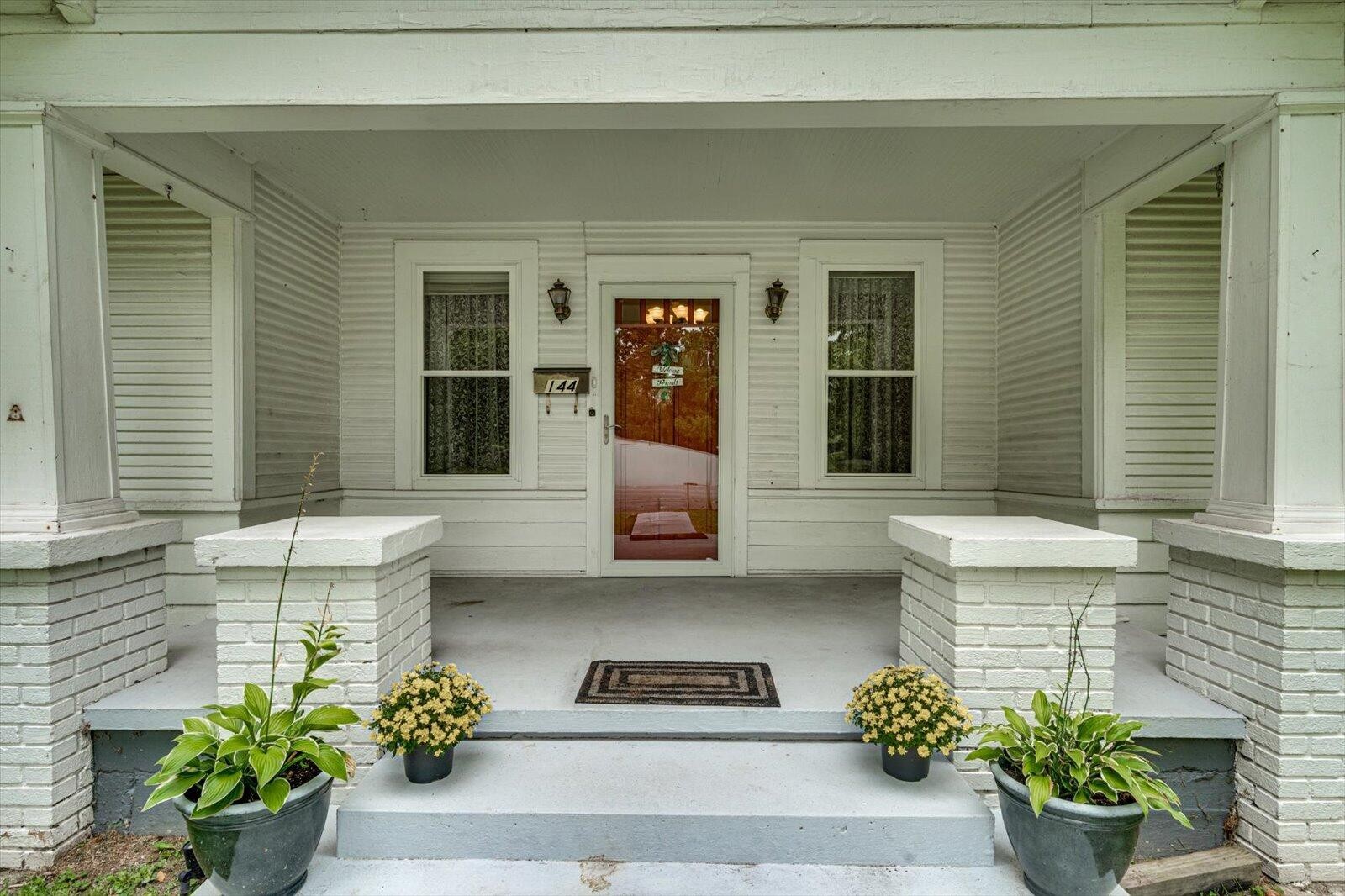 144 7th Avenue