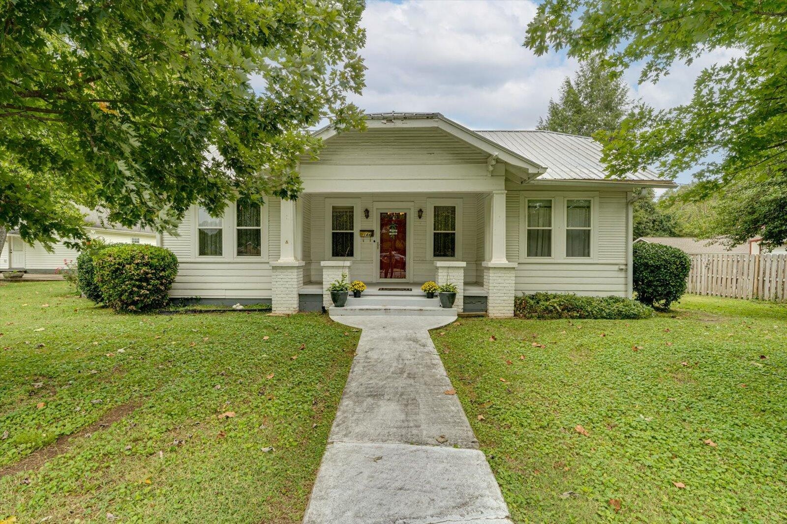 144 7th Avenue