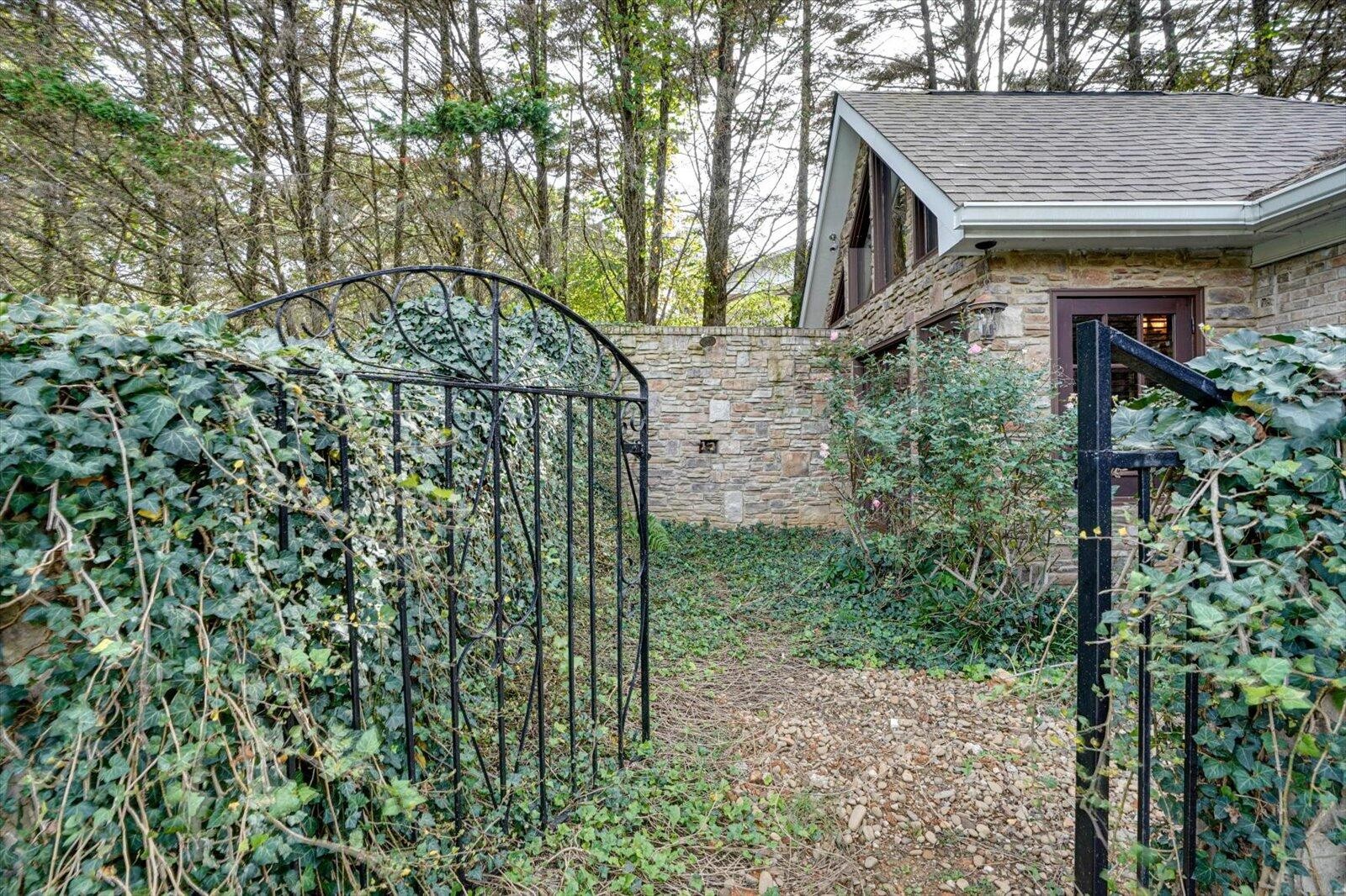 5812 Lake Resort Drive