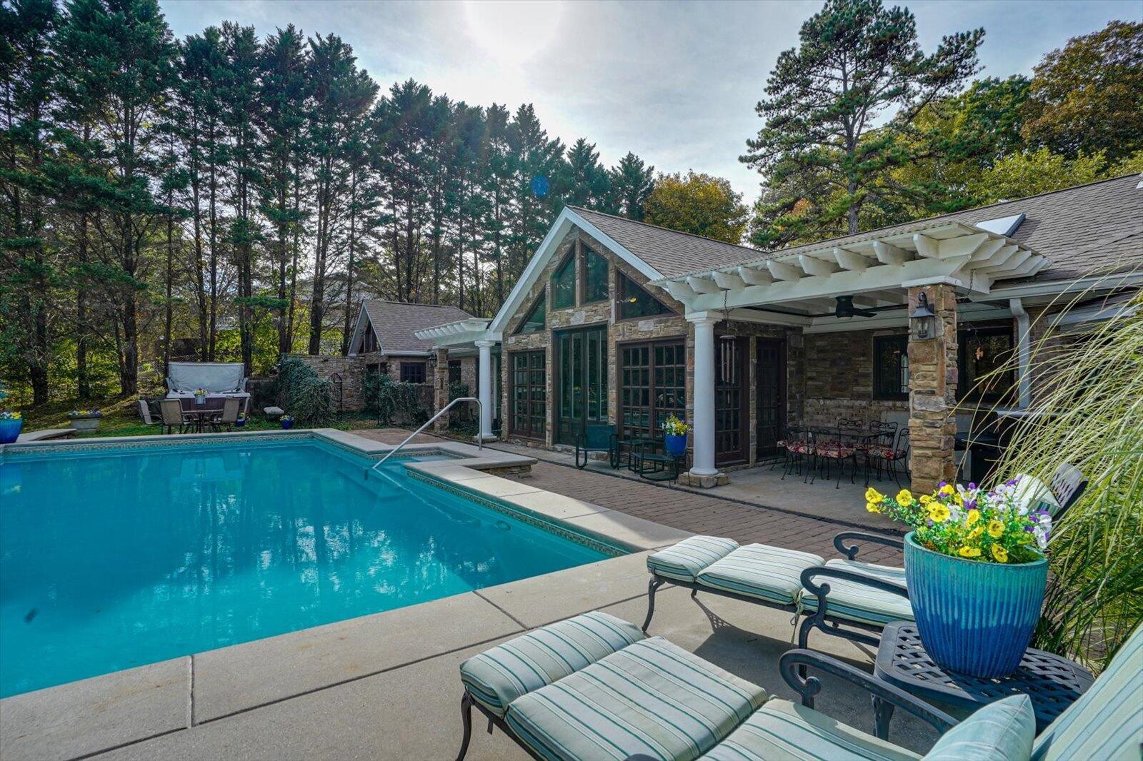 5812 Lake Resort Drive