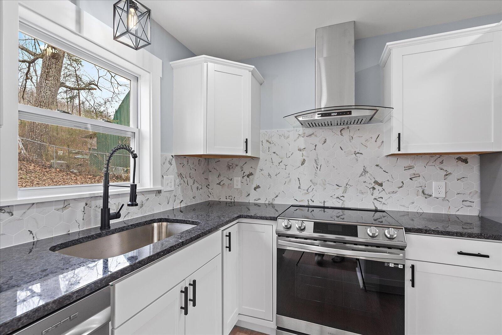 1917 Circle Drive, SW