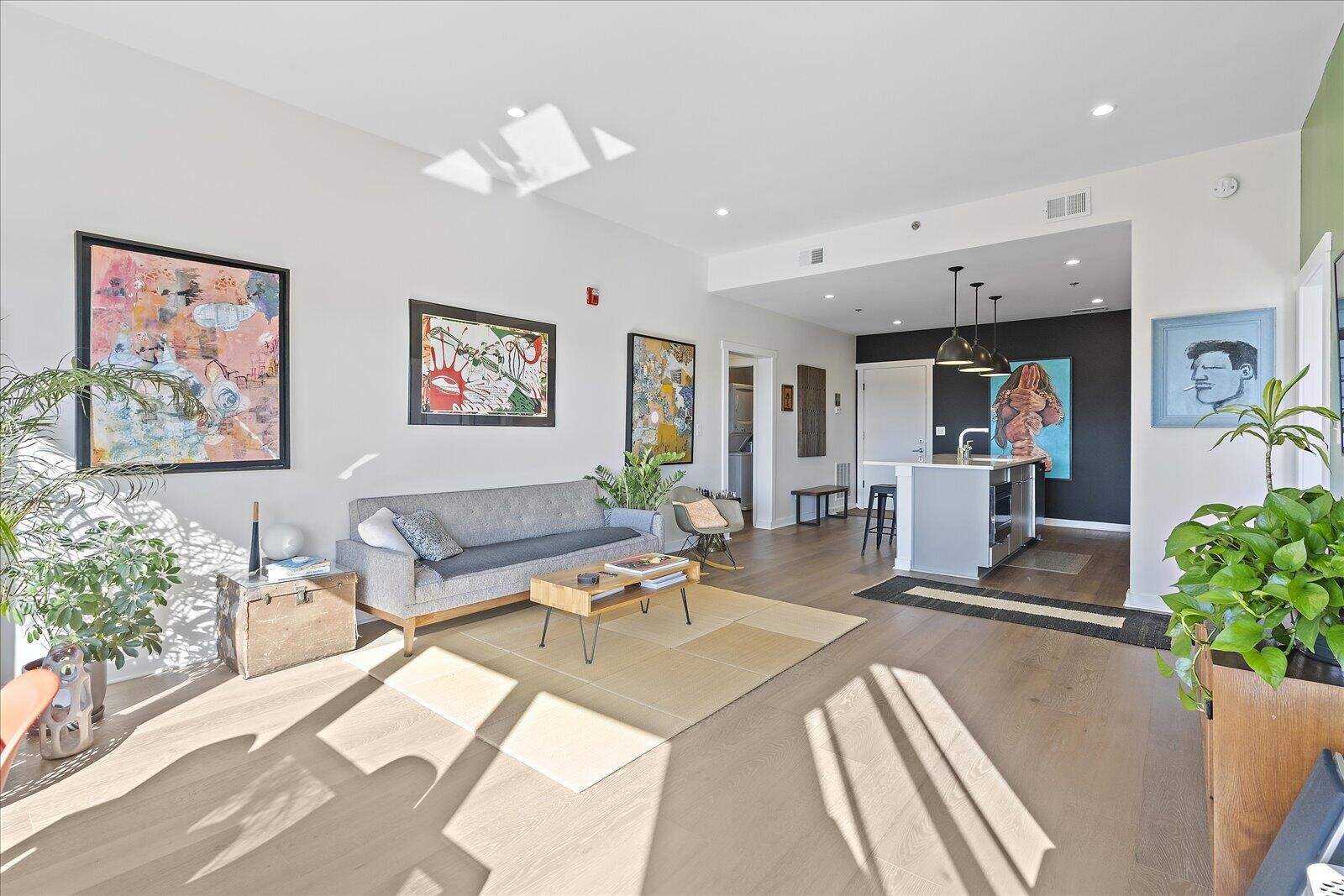 411 Fairpoint Street Unit: 202