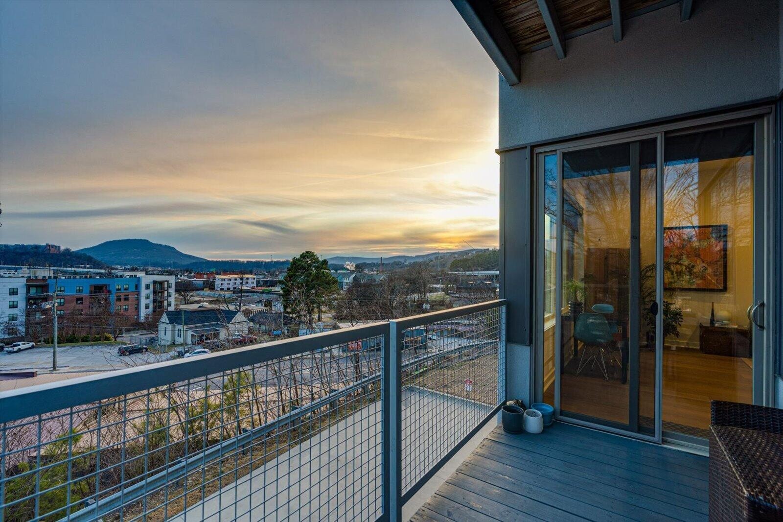 411 Fairpoint Street Unit: 202