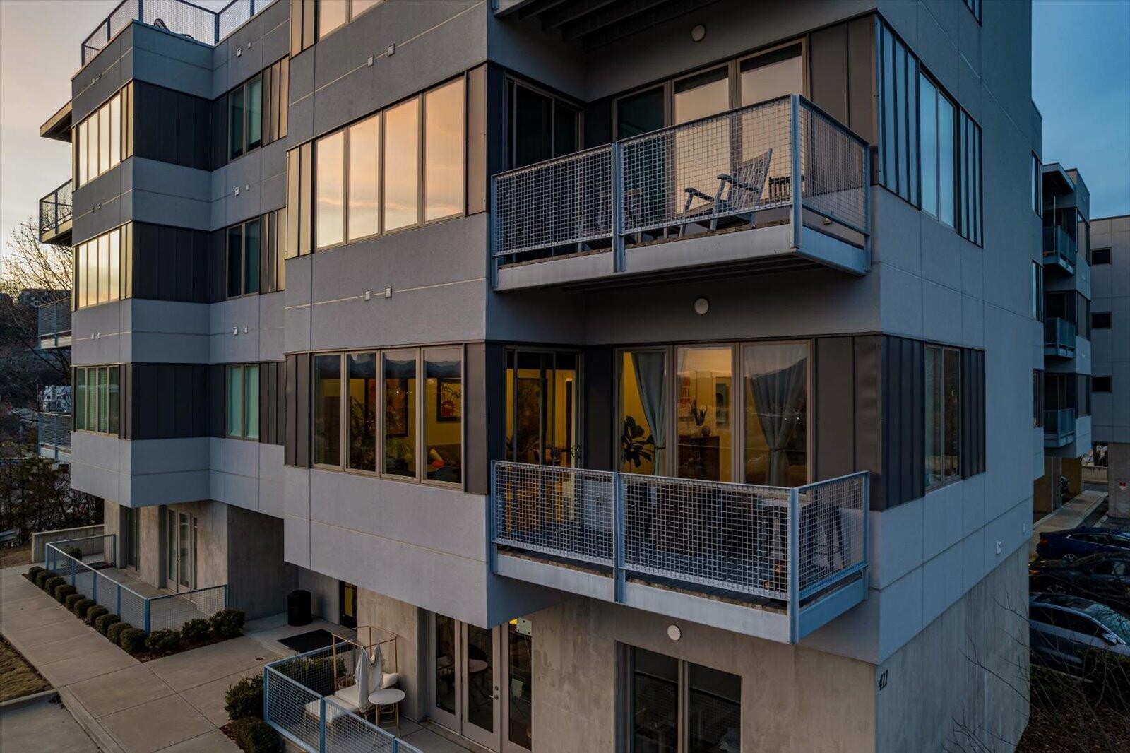 411 Fairpoint Street Unit: 202