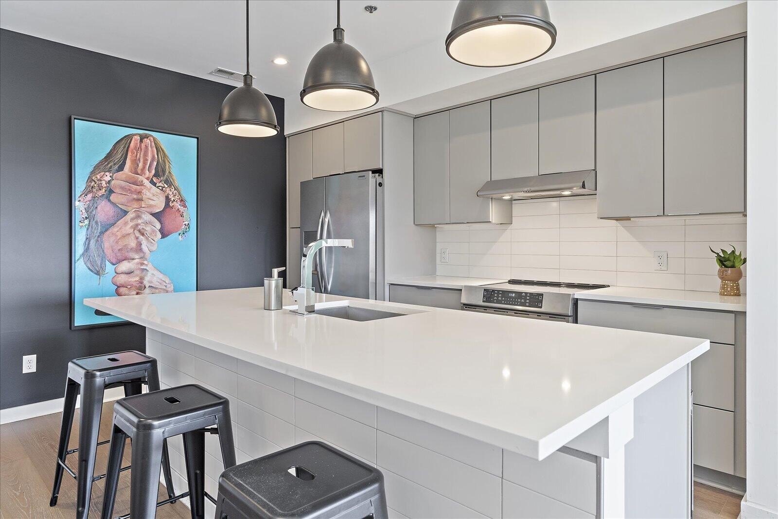 411 Fairpoint Street Unit: 202