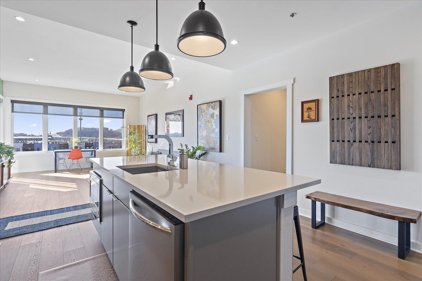 411 Fairpoint Street Unit: 202